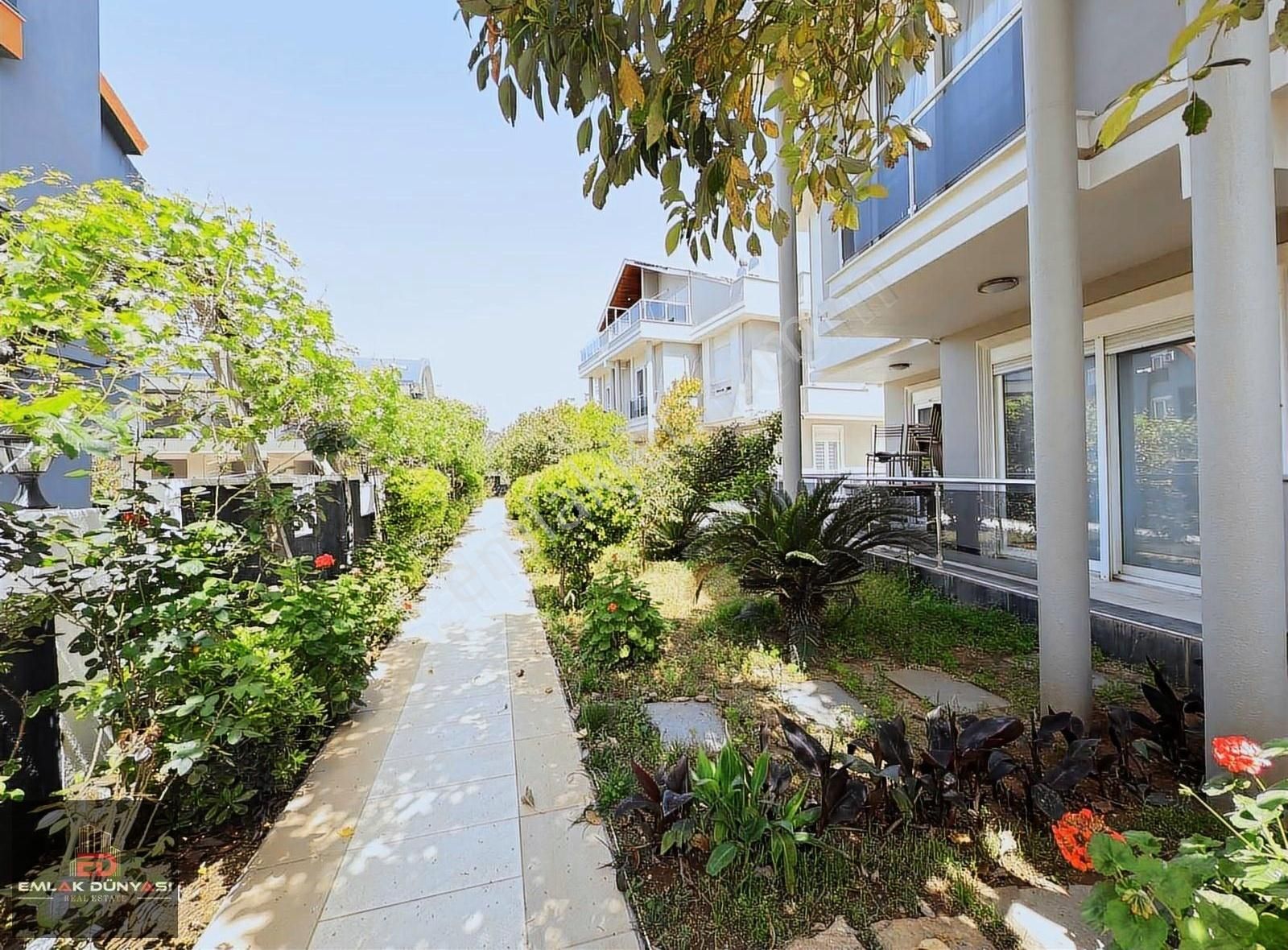 Güzeloba Mah. Doğa Manzaralı Havuzlu Villa