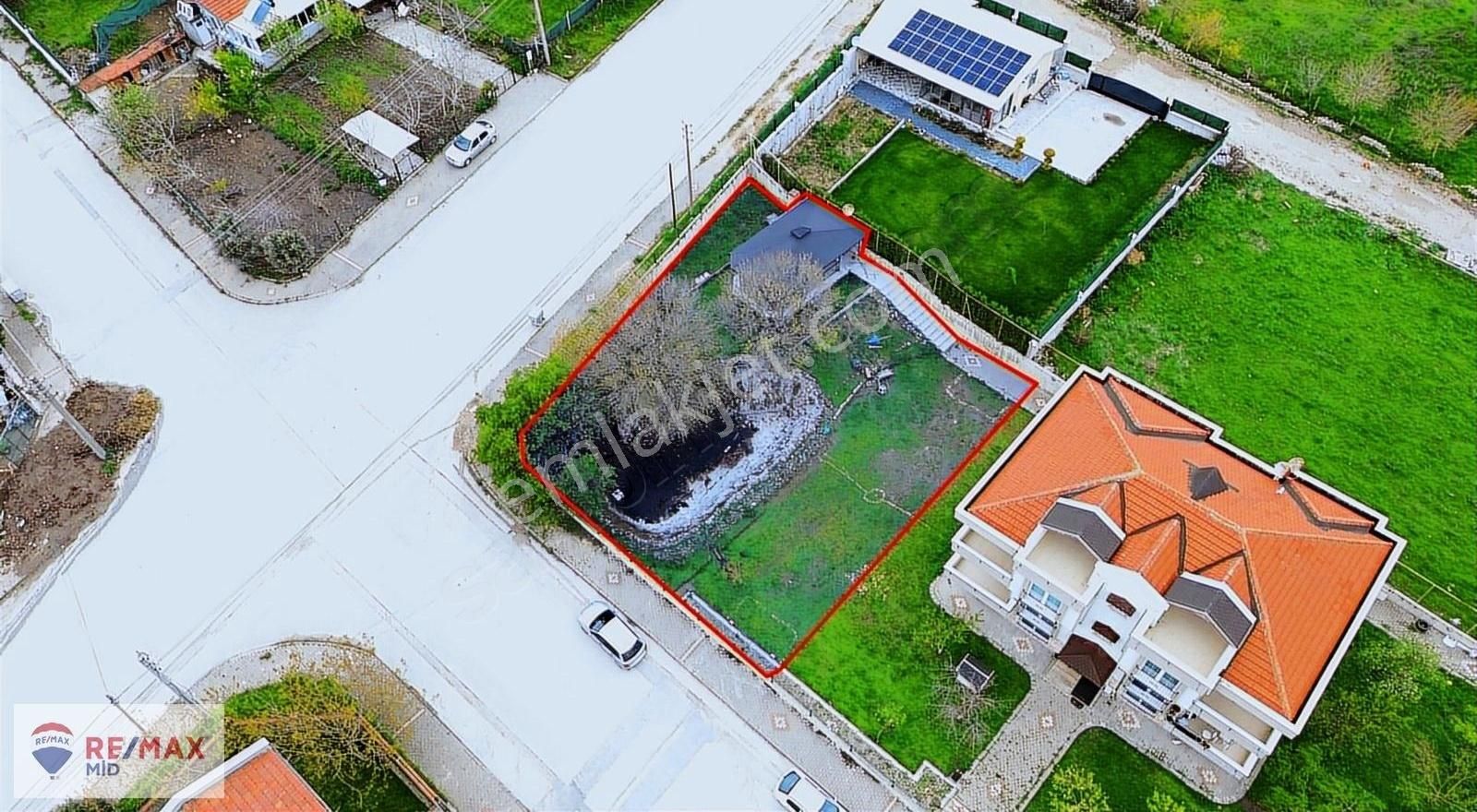 Re/max Mid Kuva-i Milliye Mah.de 592 M2 Köşe Parsel Satılık Arsa