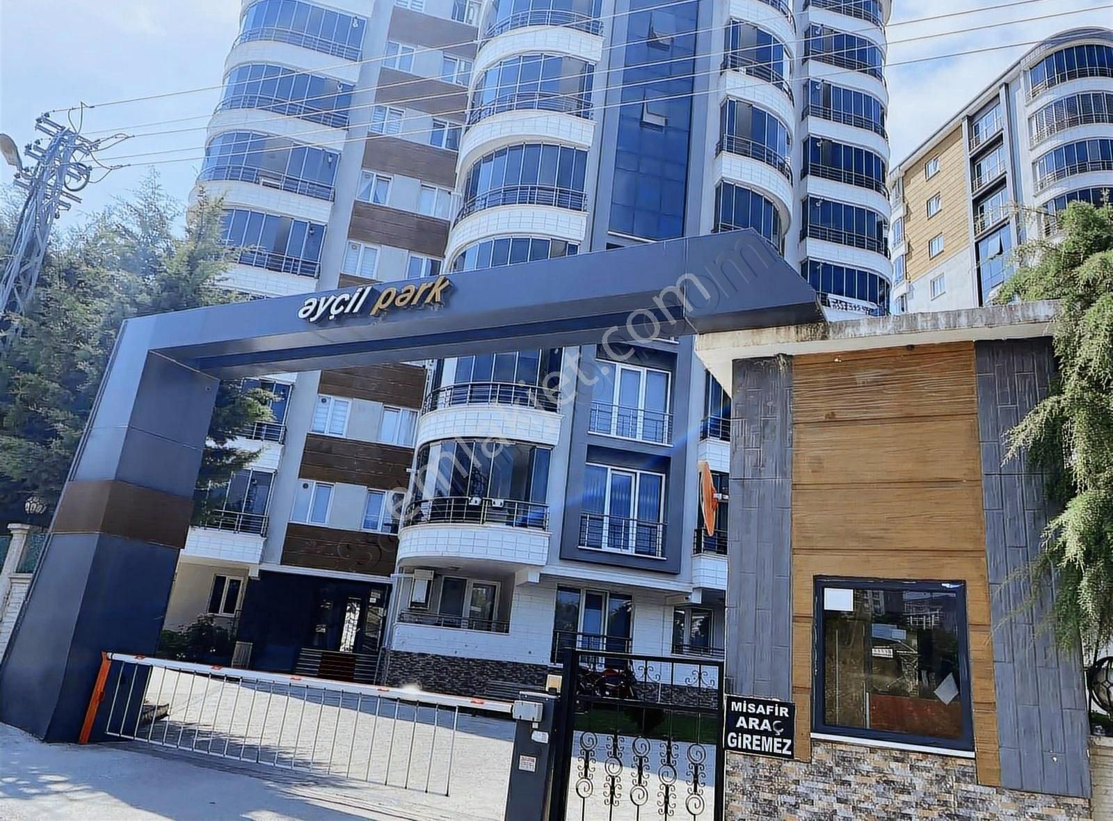 Ayçil Park Sitesi Havuzlu İstiklal Mahallesinde 3+1 Daire