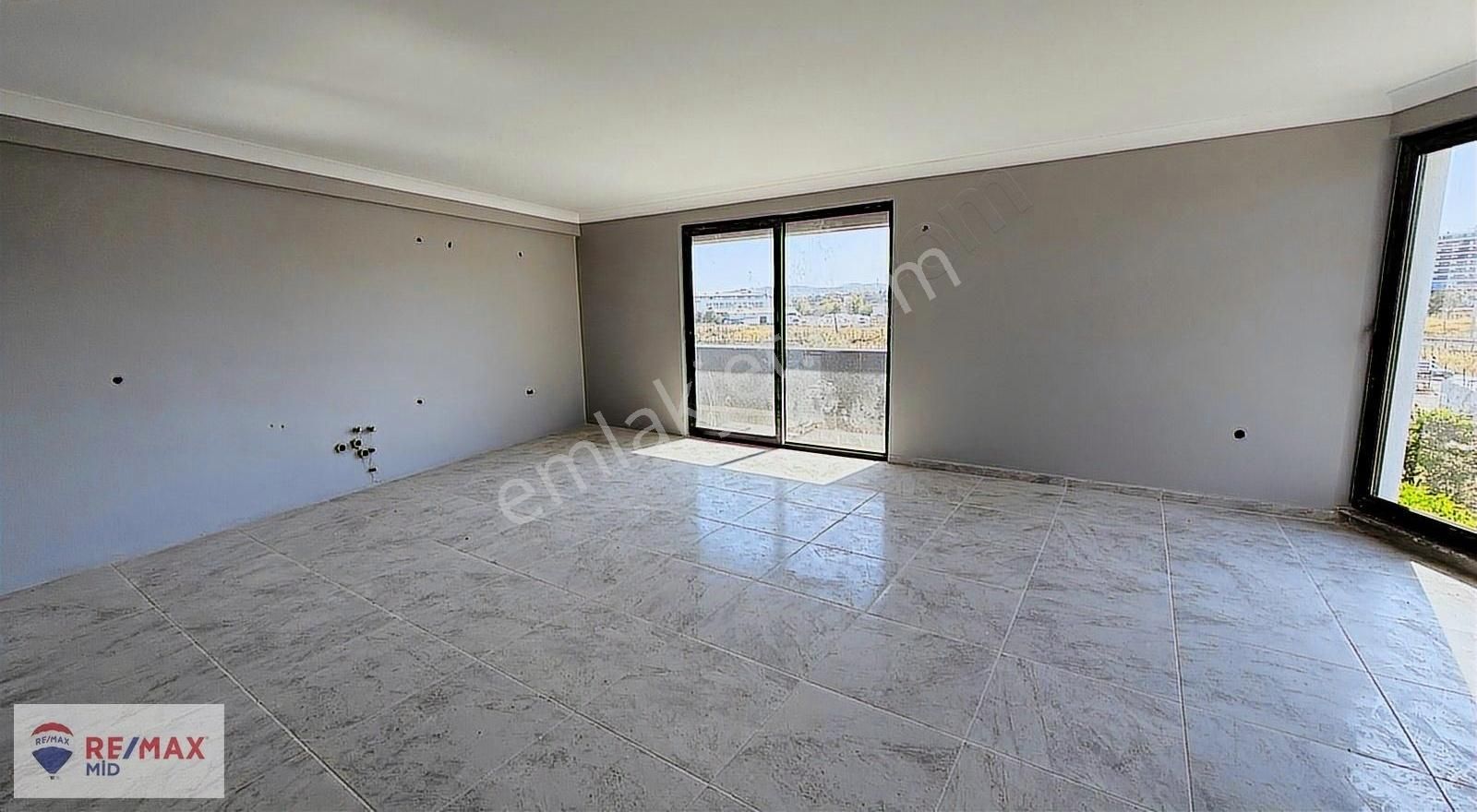 Remax Mid Ticari Satılık Yaylada Arkası Komple Bina Paşalaanı