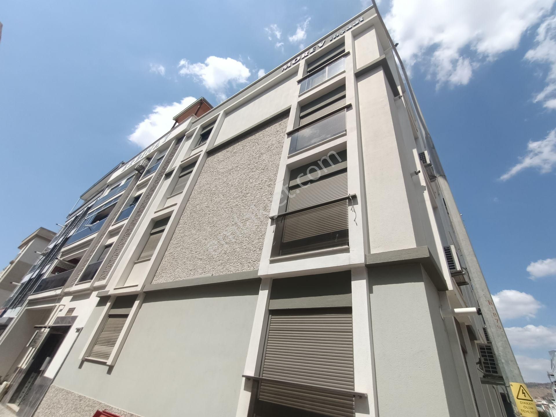 İzban Yakını 2+1 Köşe Konumlu Doğalgazlı Bakımlı Kiralık Daire