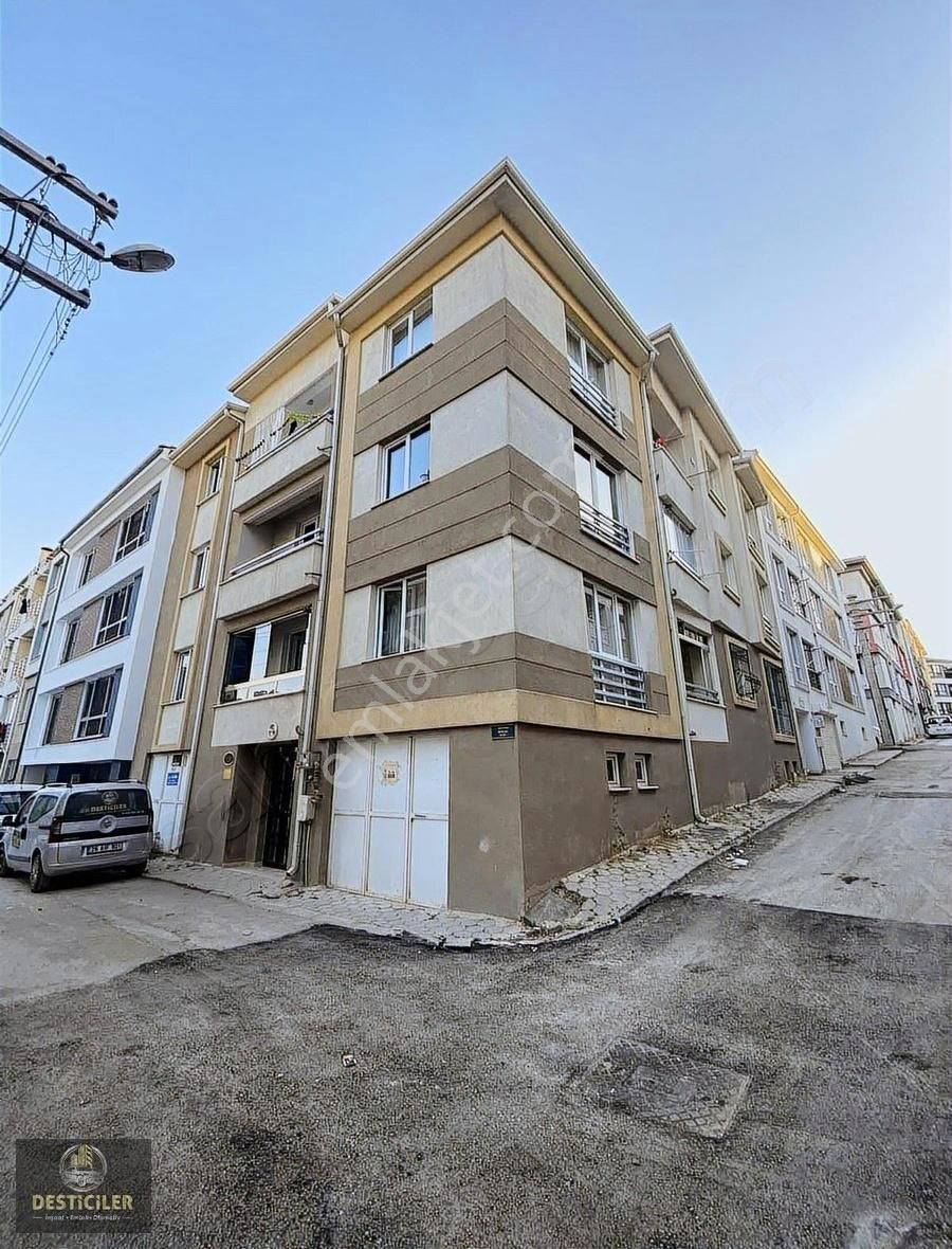Au Desticilerden Gündüz Ökçün Yakını Köşe Bina Arakat 2+1 Daire