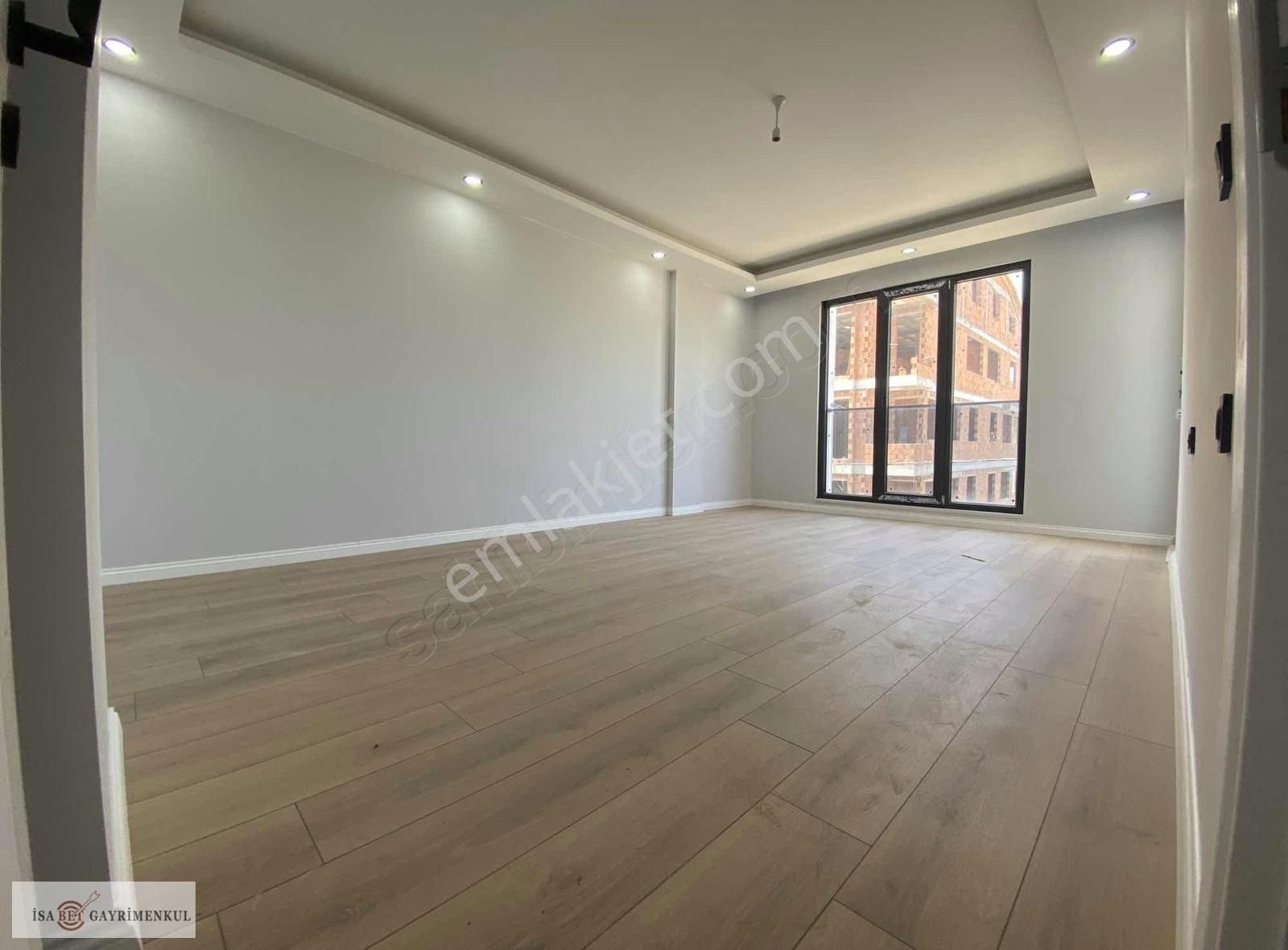 Bayramoğlu Mah 2+1 Lüks 90m2 Ara Kat Asansör Kapalı Otopark !!!
