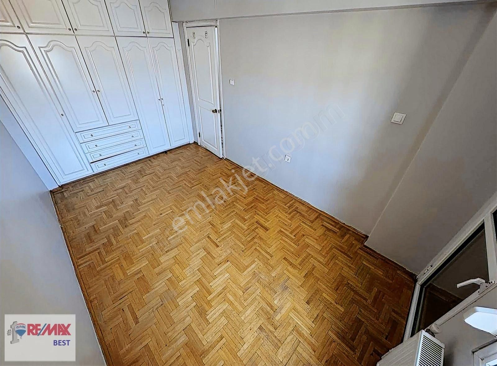 Remax Metin Şimşek'ten Karşıyaka Yalısında Satılık 3+1
