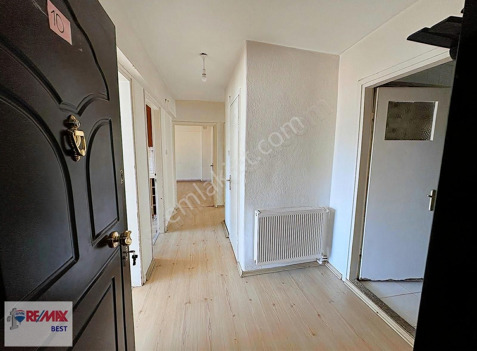 Karşıyaka Goncalar'da 3+1 Kiralık Daire
