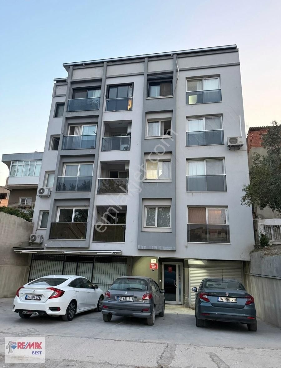Bornova Kızılay Mahallesinde Yatırımlık 1+1 Fırsatı!