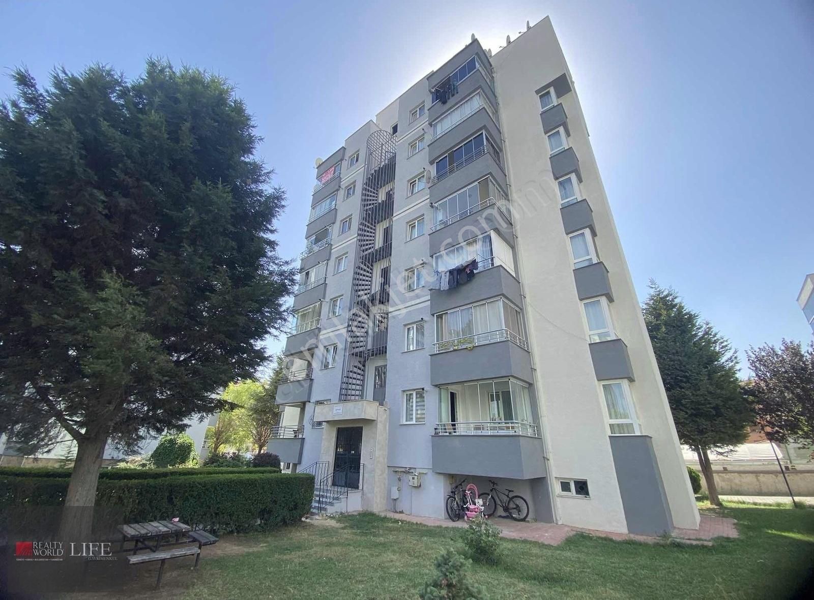 Rw Lıfe// Batıkent Mah Tek Park Avm Yakını Satılık 3+1 Daire