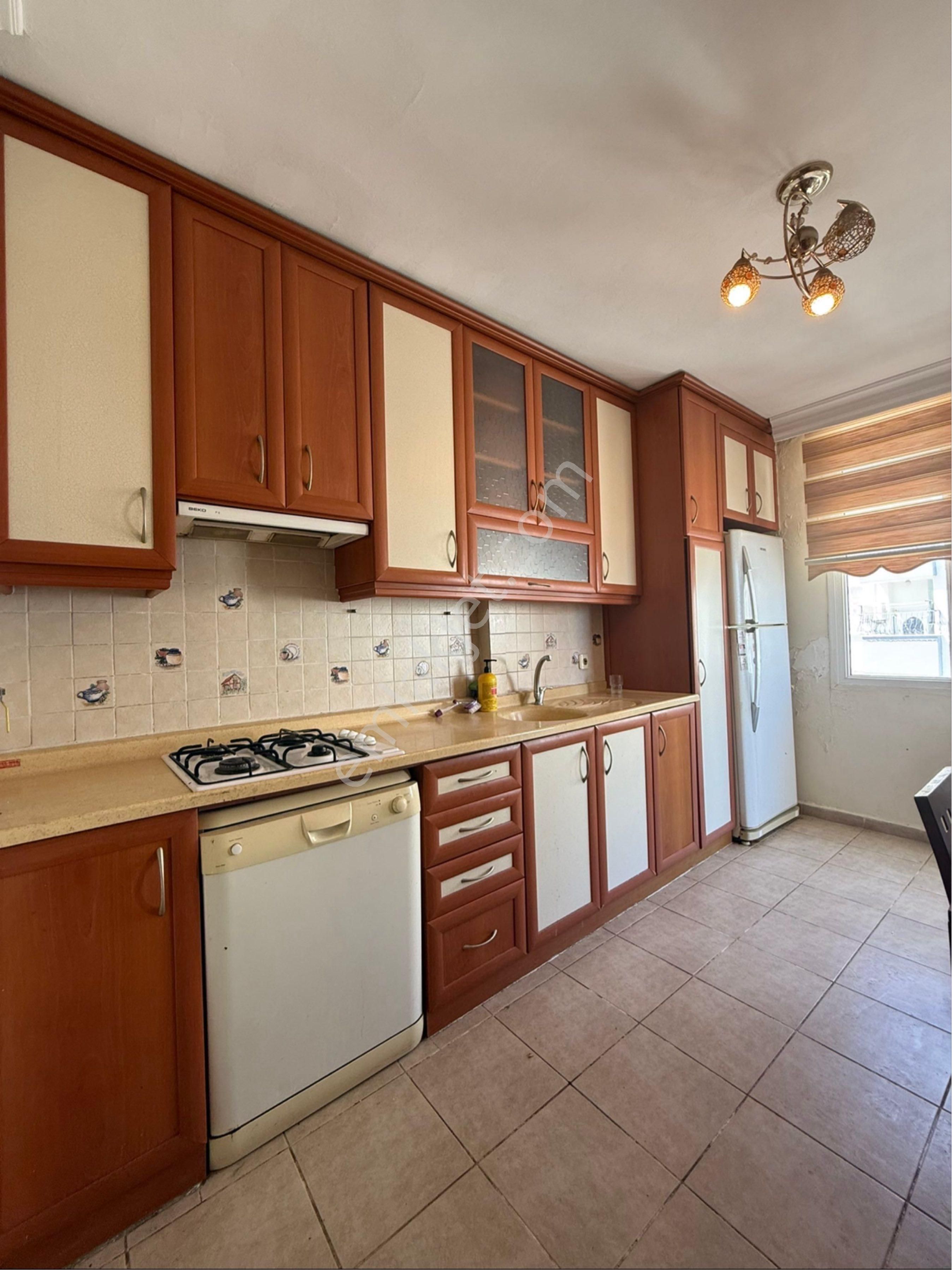 Güzelyalı Süleyman Demirel Bulvarında Doğalgazlı Eşyalı Veya Eşyasız 3+1 Kiralık Daire!!!