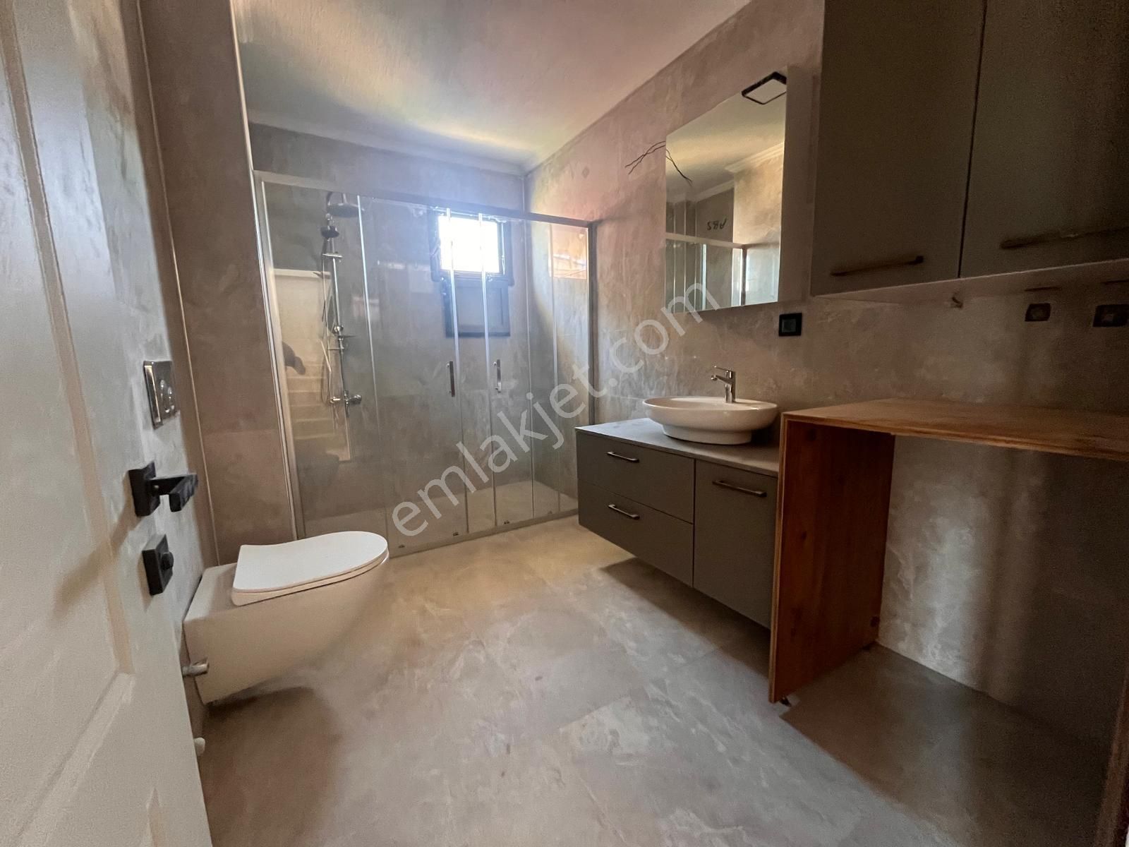 Yörükoğlu Emlaktan Sahile 500 Metre Geniş Bahçeli 2+1 Villa - Görsel 19