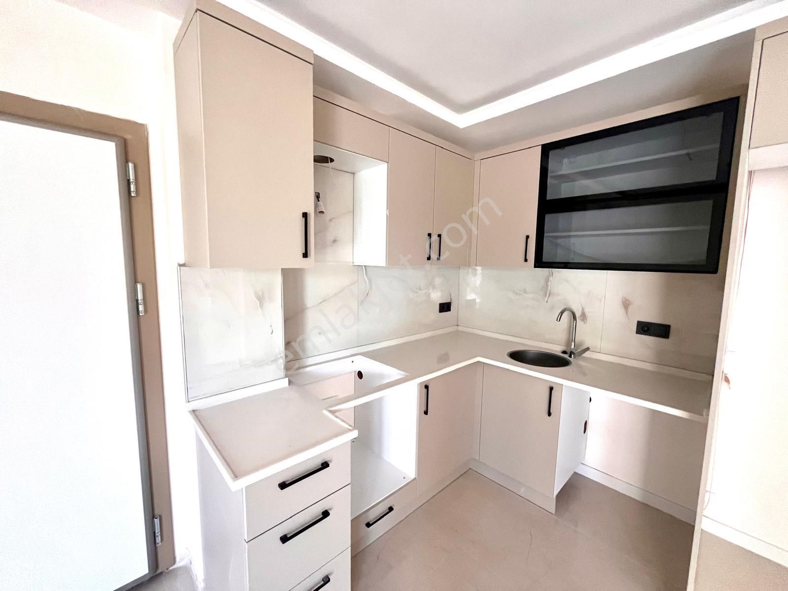 Yörükoğlu Emlaktan Sahile 500 Metre Geniş Bahçeli 2+1 Villa - Görsel 6