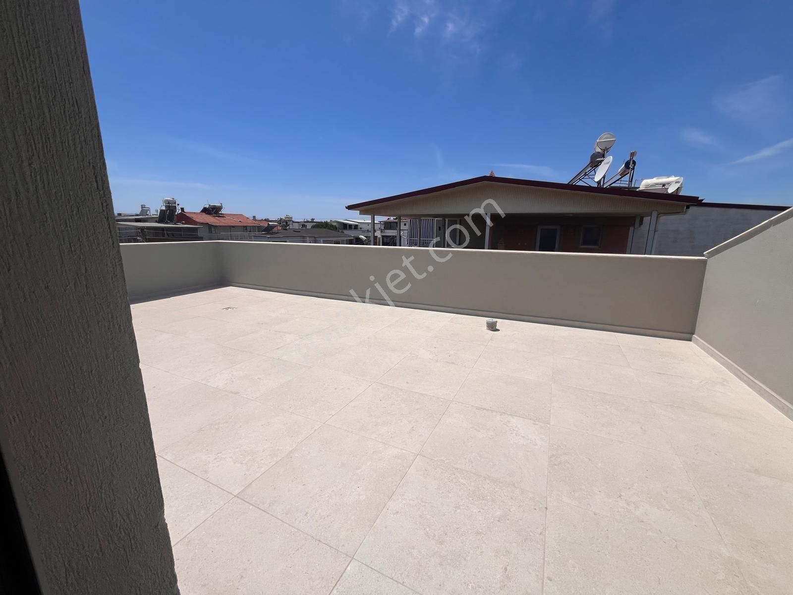 Yörükoğlu Emlaktan Sahile 500 Metre Geniş Bahçeli 2+1 Villa - Görsel 22