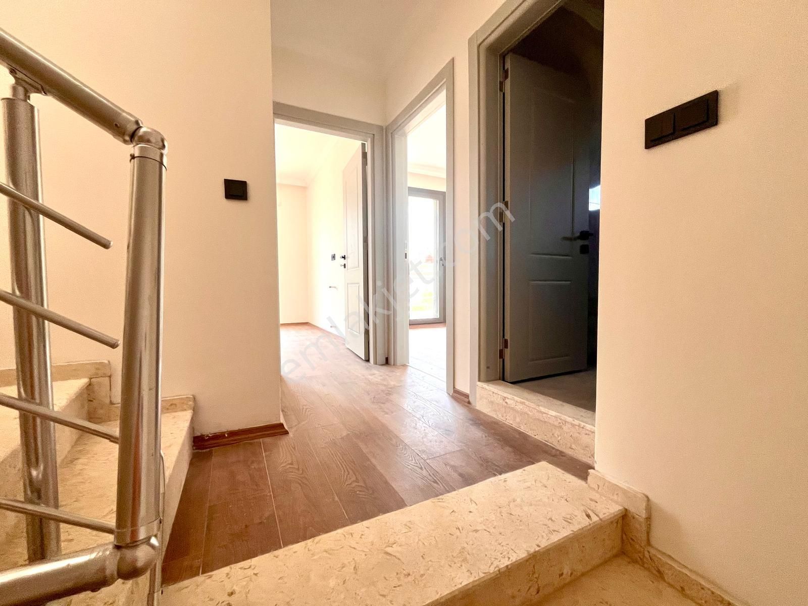 Yörükoğlu Emlaktan Sahile 500 Metre Geniş Bahçeli 2+1 Villa - Görsel 11