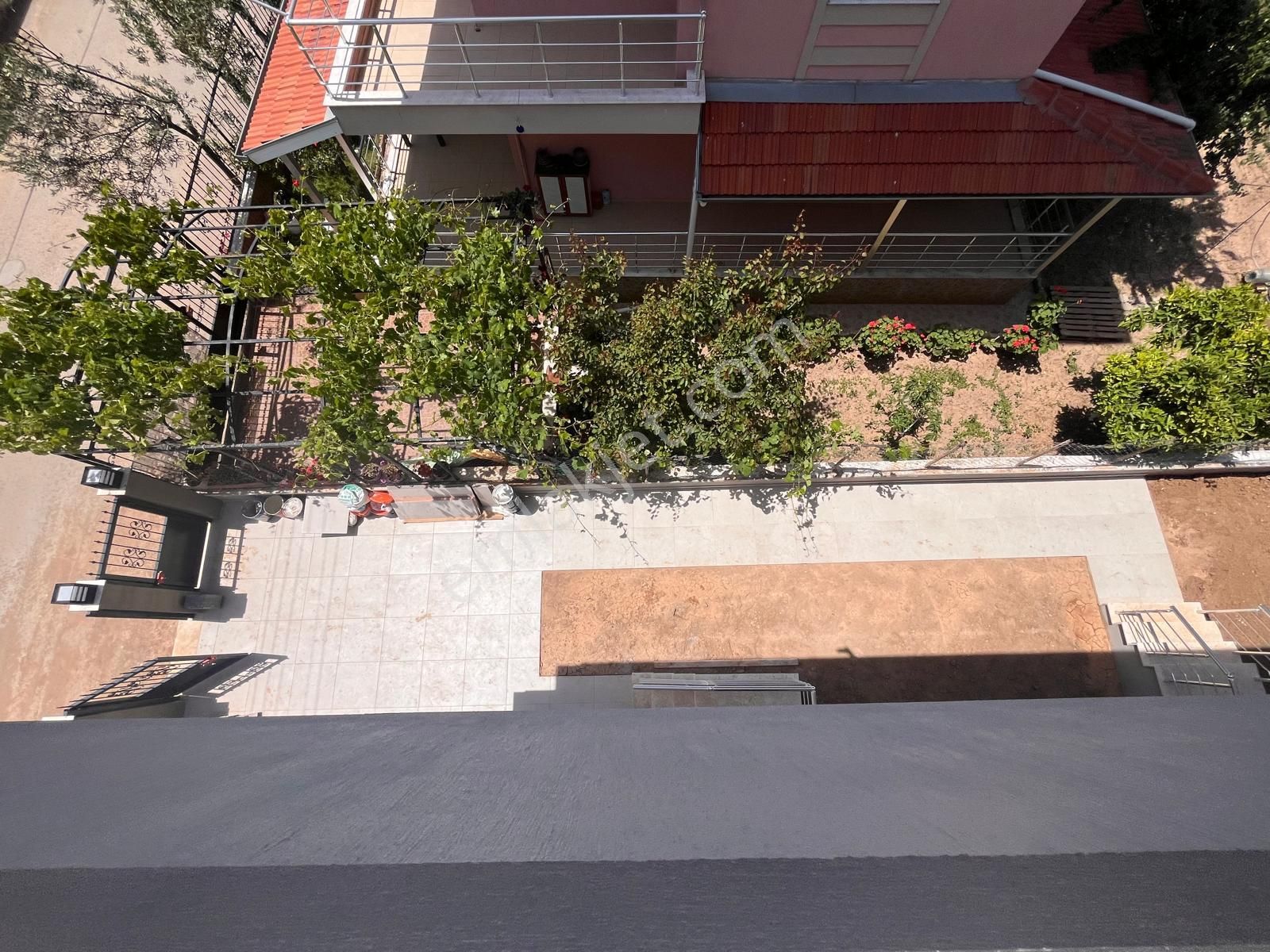 Yörükoğlu Emlaktan Sahile 500 Metre Geniş Bahçeli 2+1 Villa - Görsel 24