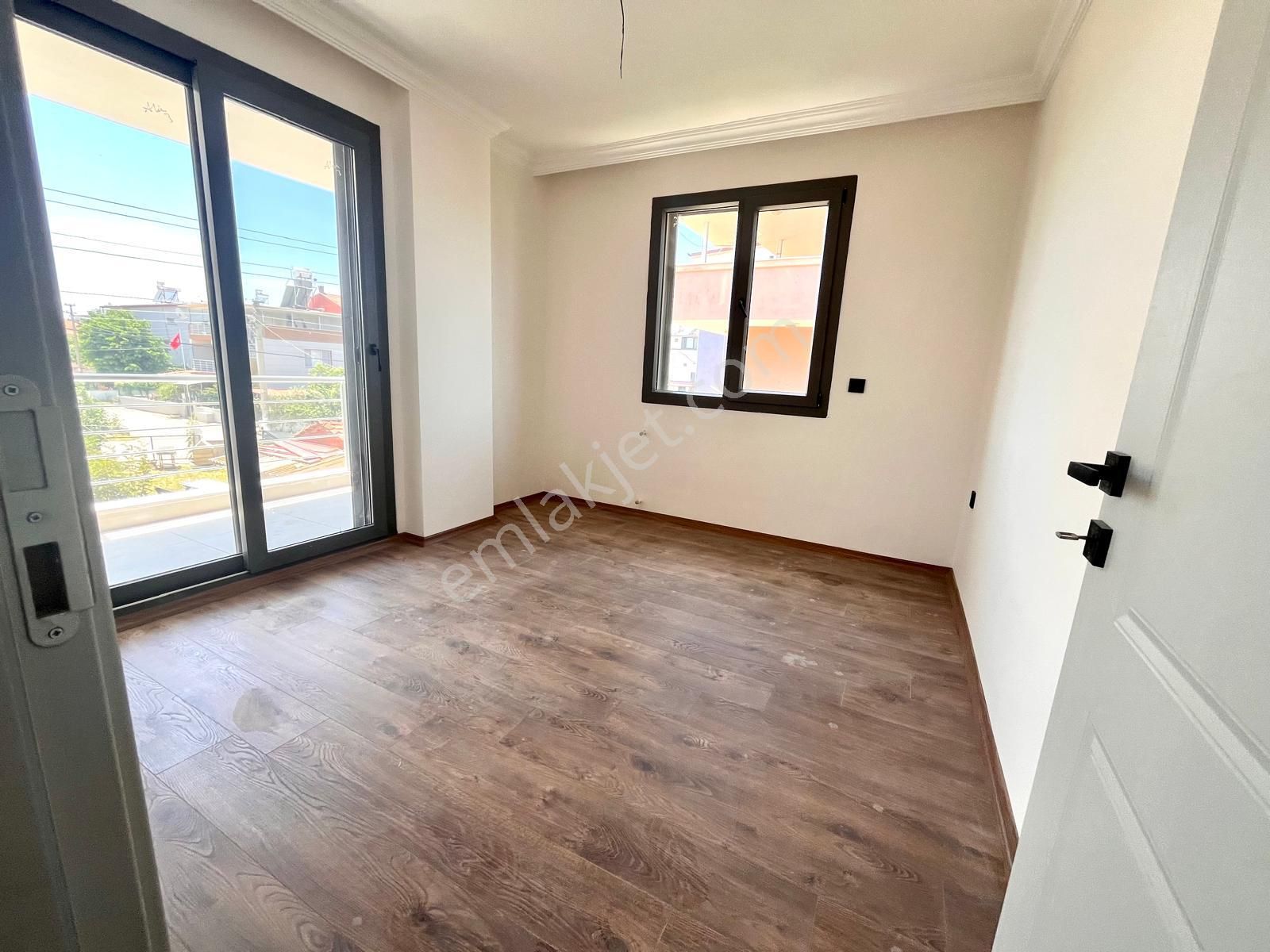 Yörükoğlu Emlaktan Sahile 500 Metre Geniş Bahçeli 2+1 Villa - Görsel 16