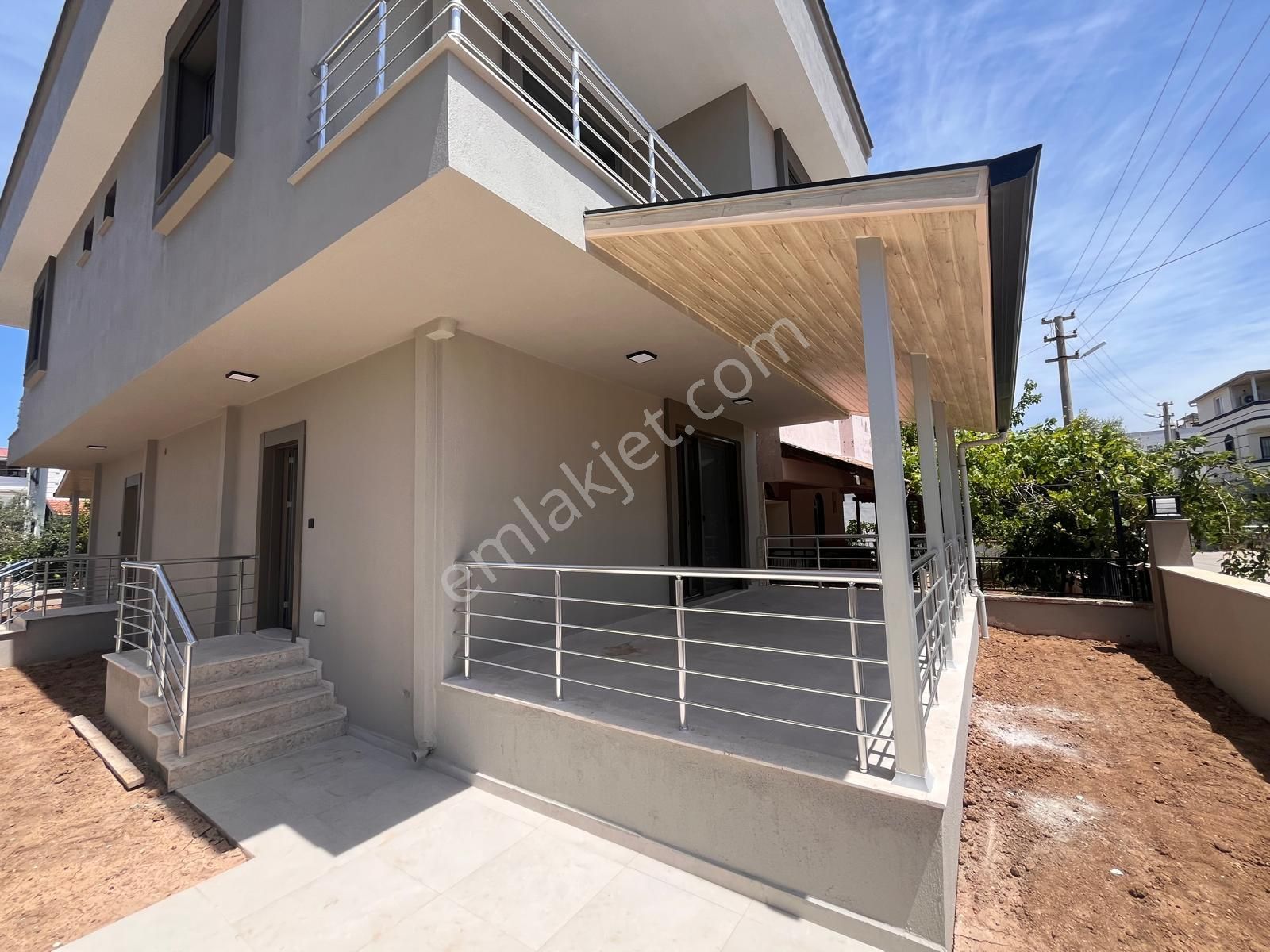 Yörükoğlu Emlaktan Sahile 500 Metre Geniş Bahçeli 2+1 Villa - Görsel 27