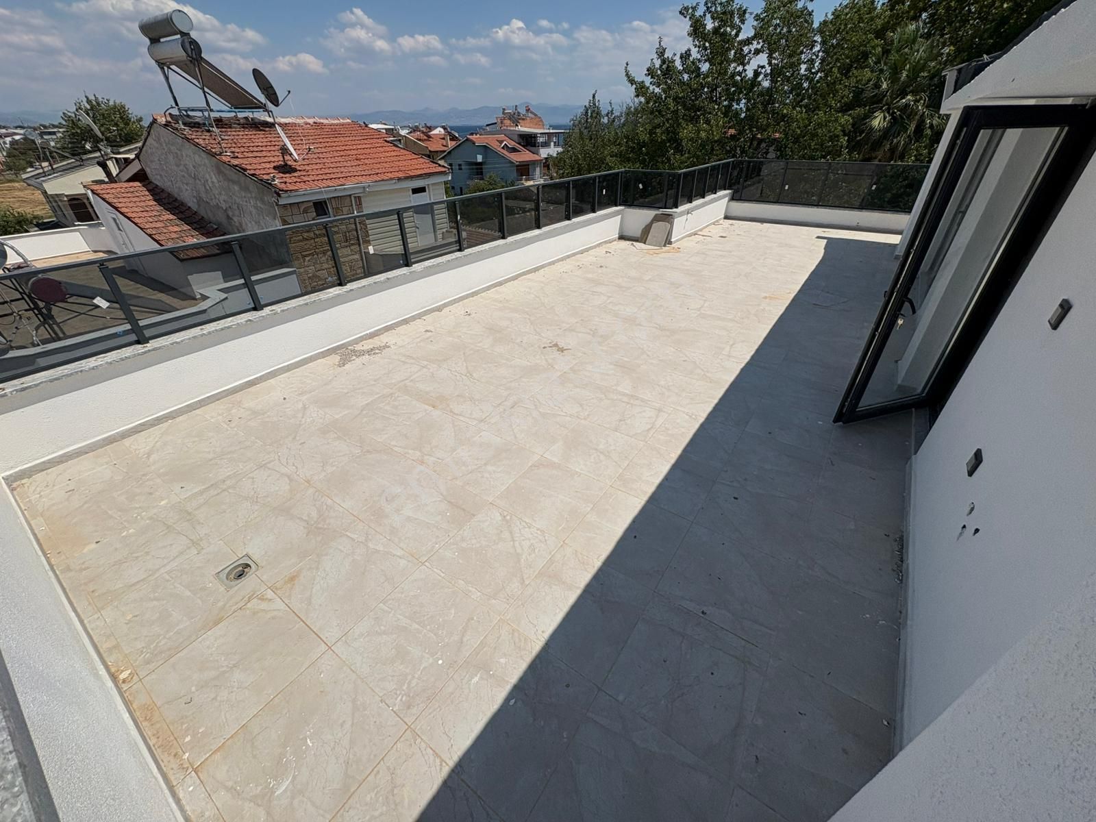 Sezgin Emlaktan Denize 200m, Sıfır, Bahçeli, 3+1 Lüks Triplex Villa - Görsel 23