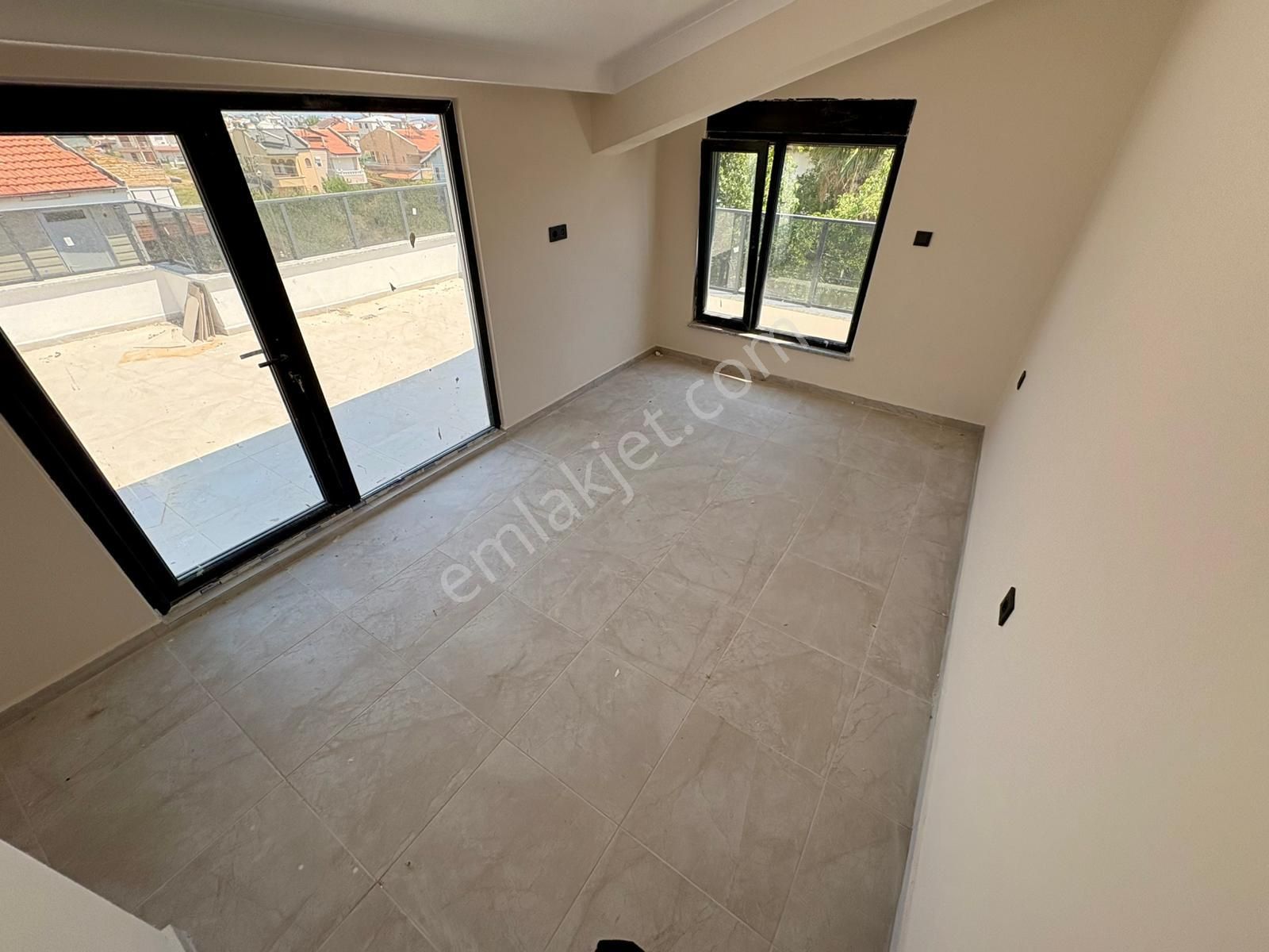 Sezgin Emlaktan Denize 200m, Sıfır, Bahçeli, 3+1 Lüks Triplex Villa - Görsel 13