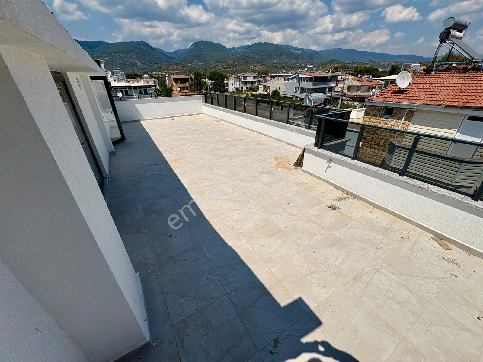 Sezgin Emlaktan Denize 200m, Sıfır, Bahçeli, 3+1 Lüks Triplex Villa - Görsel 22
