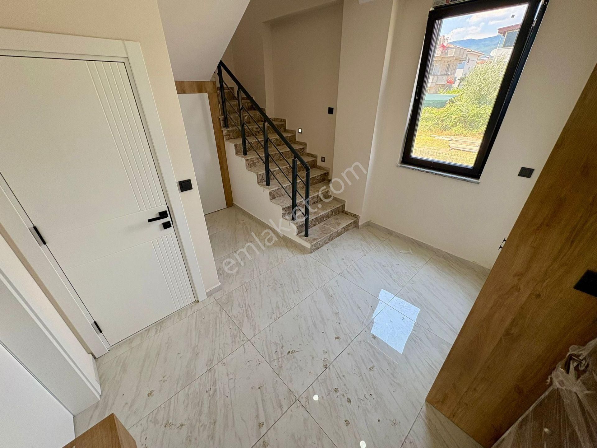 Sezgin Emlaktan Denize 200m, Sıfır, Bahçeli, 3+1 Lüks Triplex Villa - Görsel 31