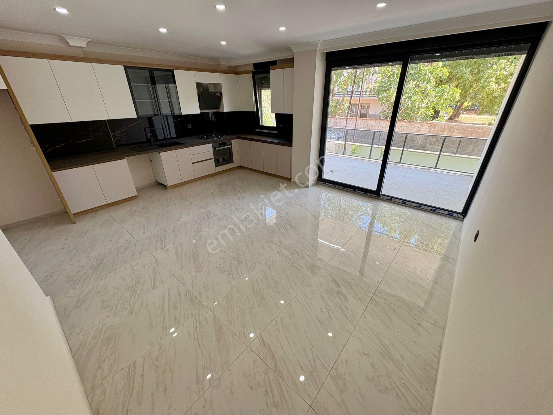 Sezgin Emlaktan Denize 200m, Sıfır, Bahçeli, 3+1 Lüks Triplex Villa - Görsel 7