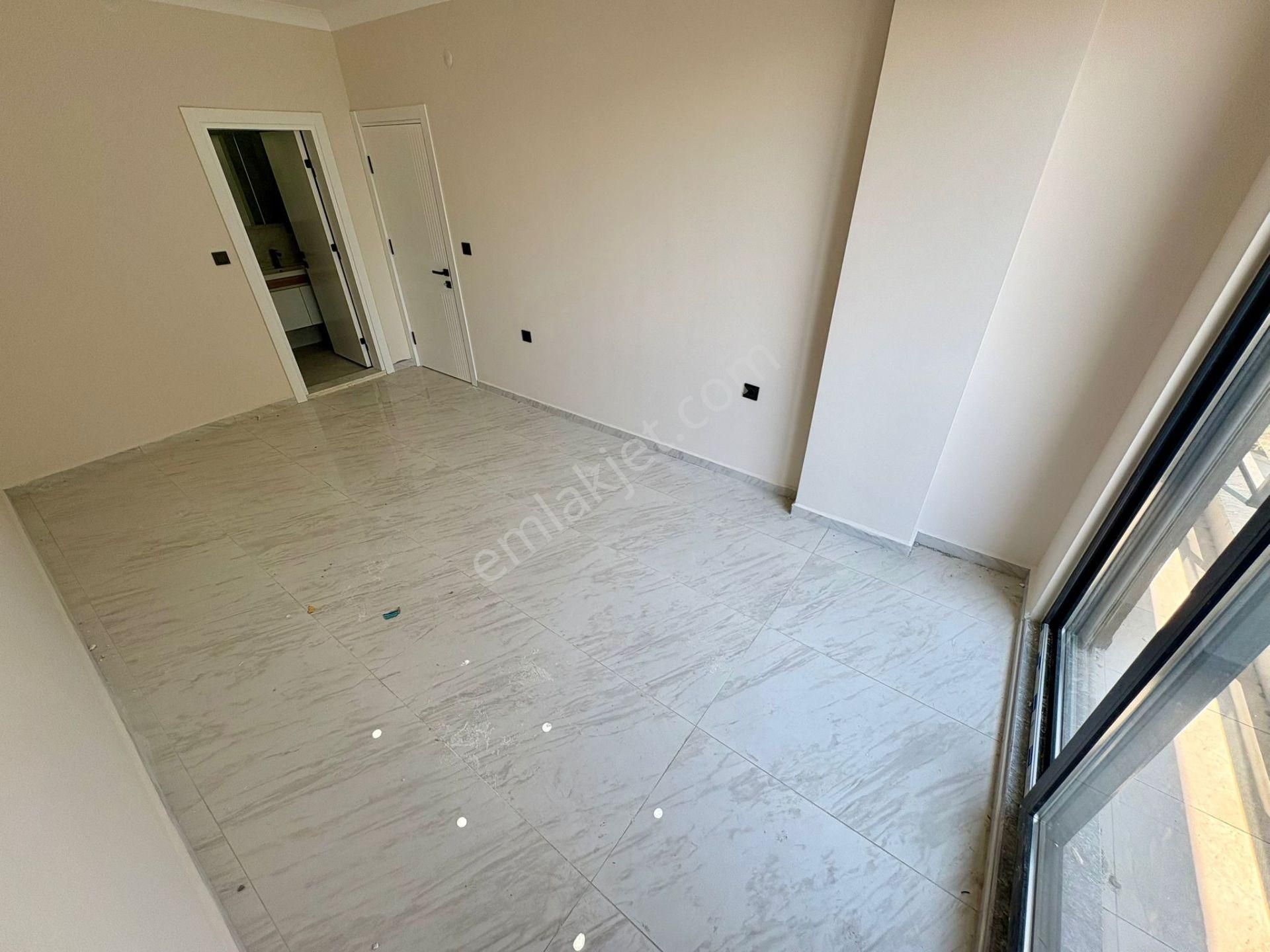 Sezgin Emlaktan Denize 200m, Sıfır, Bahçeli, 3+1 Lüks Triplex Villa - Görsel 15