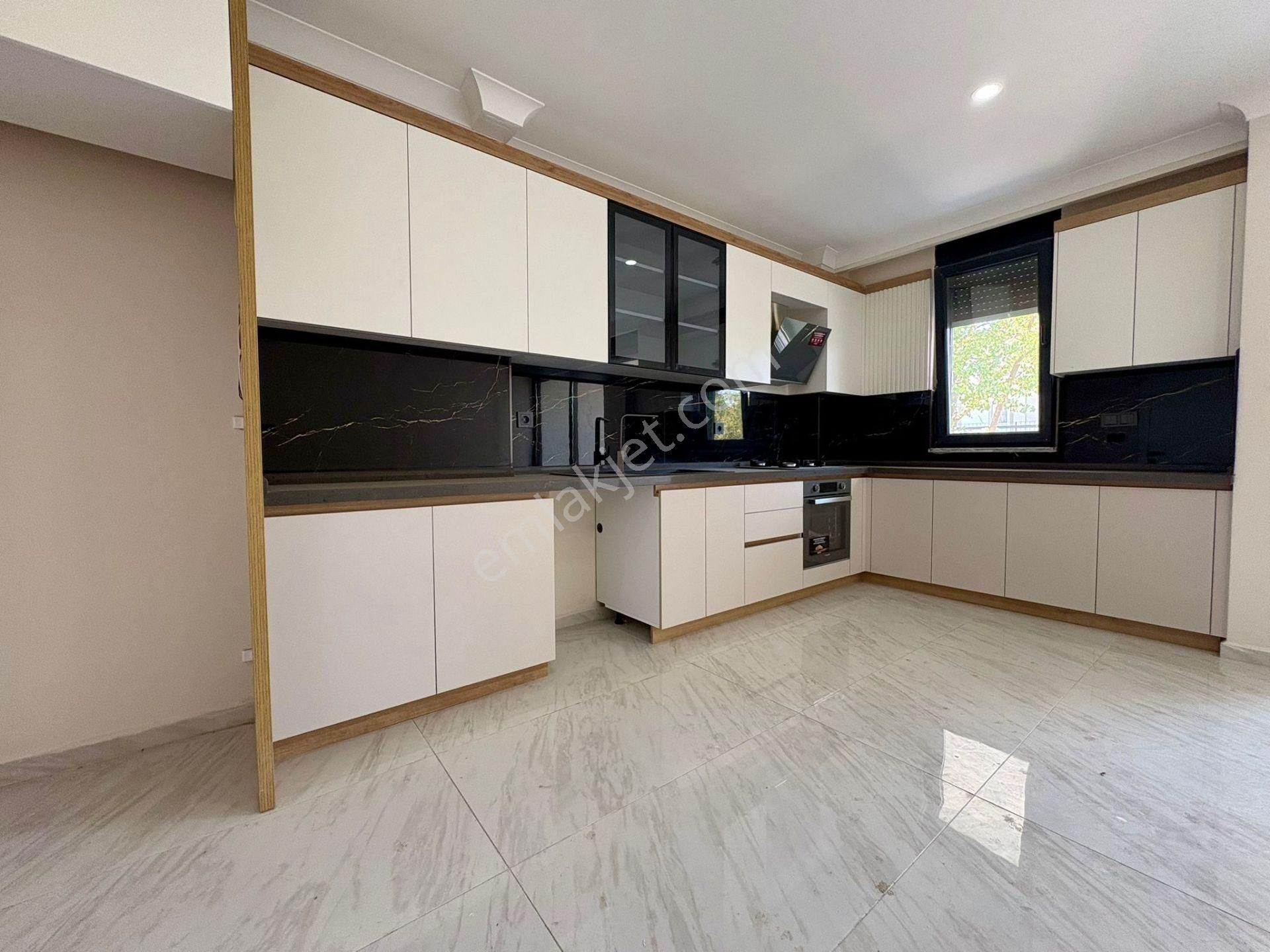 Sezgin Emlaktan Denize 200m, Sıfır, Bahçeli, 3+1 Lüks Triplex Villa - Görsel 9