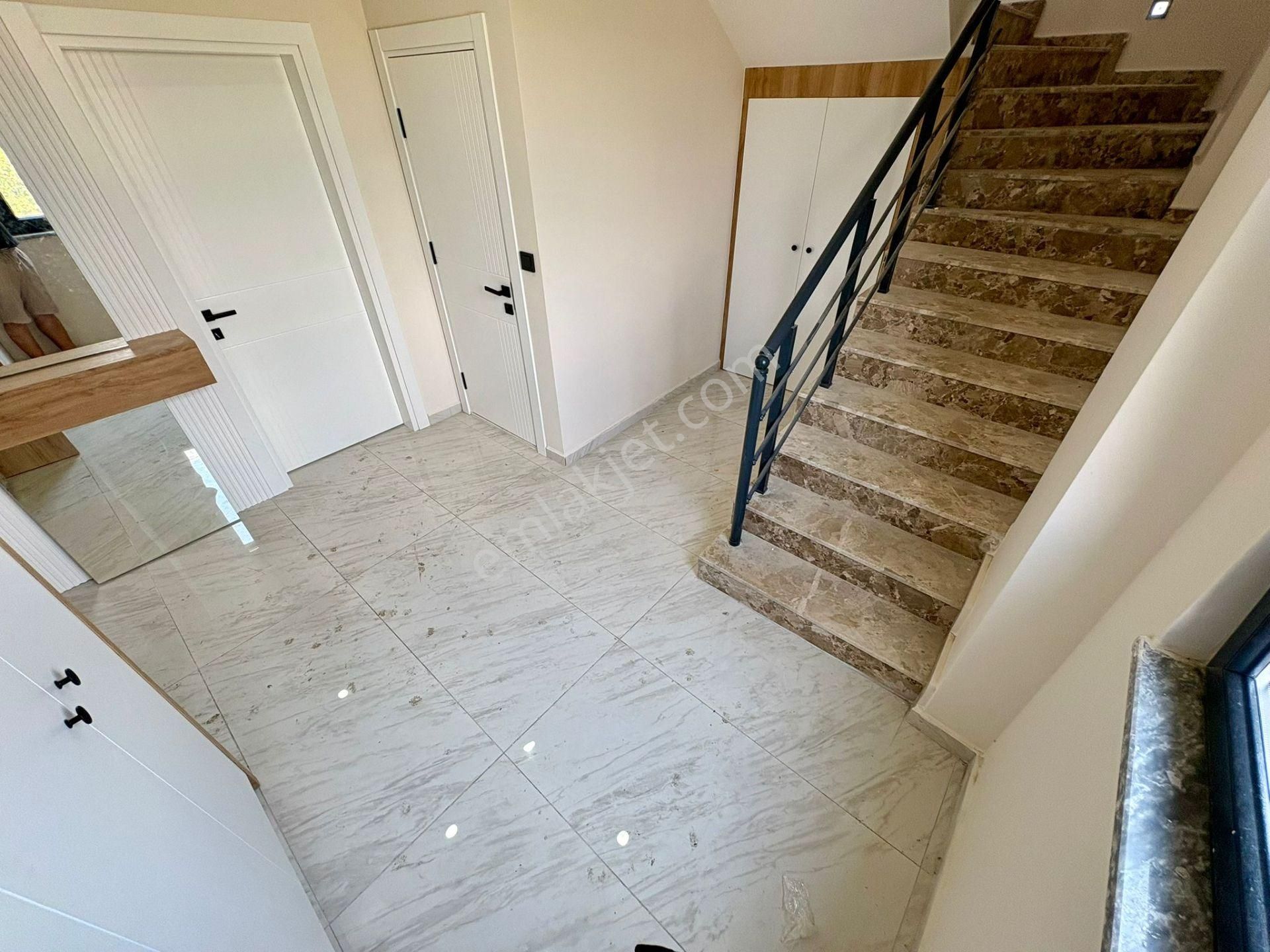 Sezgin Emlaktan Denize 200m, Sıfır, Bahçeli, 3+1 Lüks Triplex Villa - Görsel 34