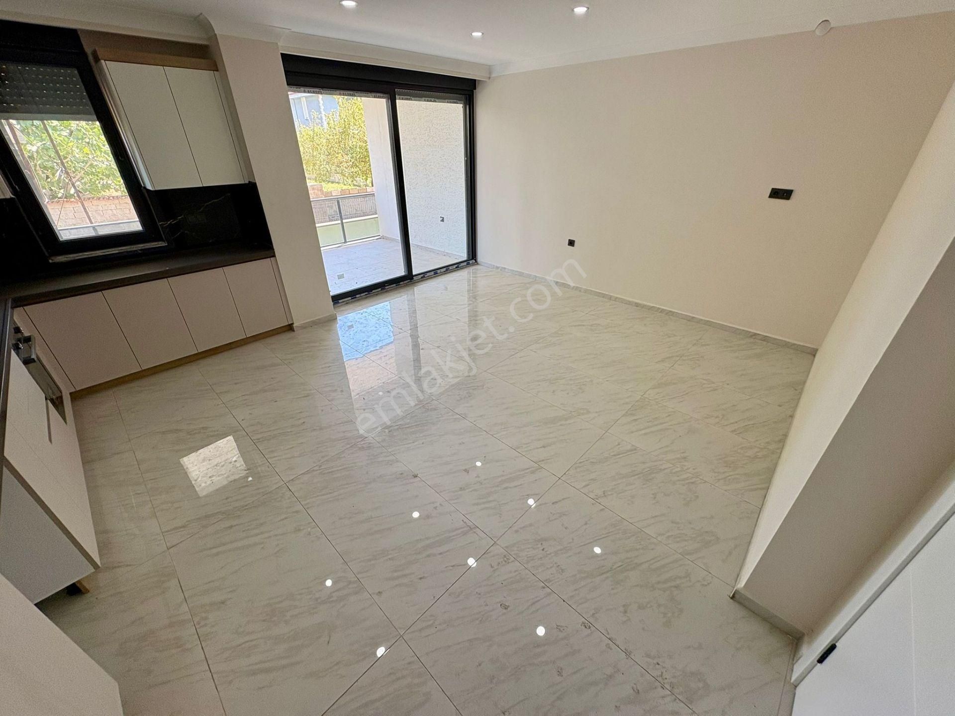 Sezgin Emlaktan Denize 200m, Sıfır, Bahçeli, 3+1 Lüks Triplex Villa - Görsel 8