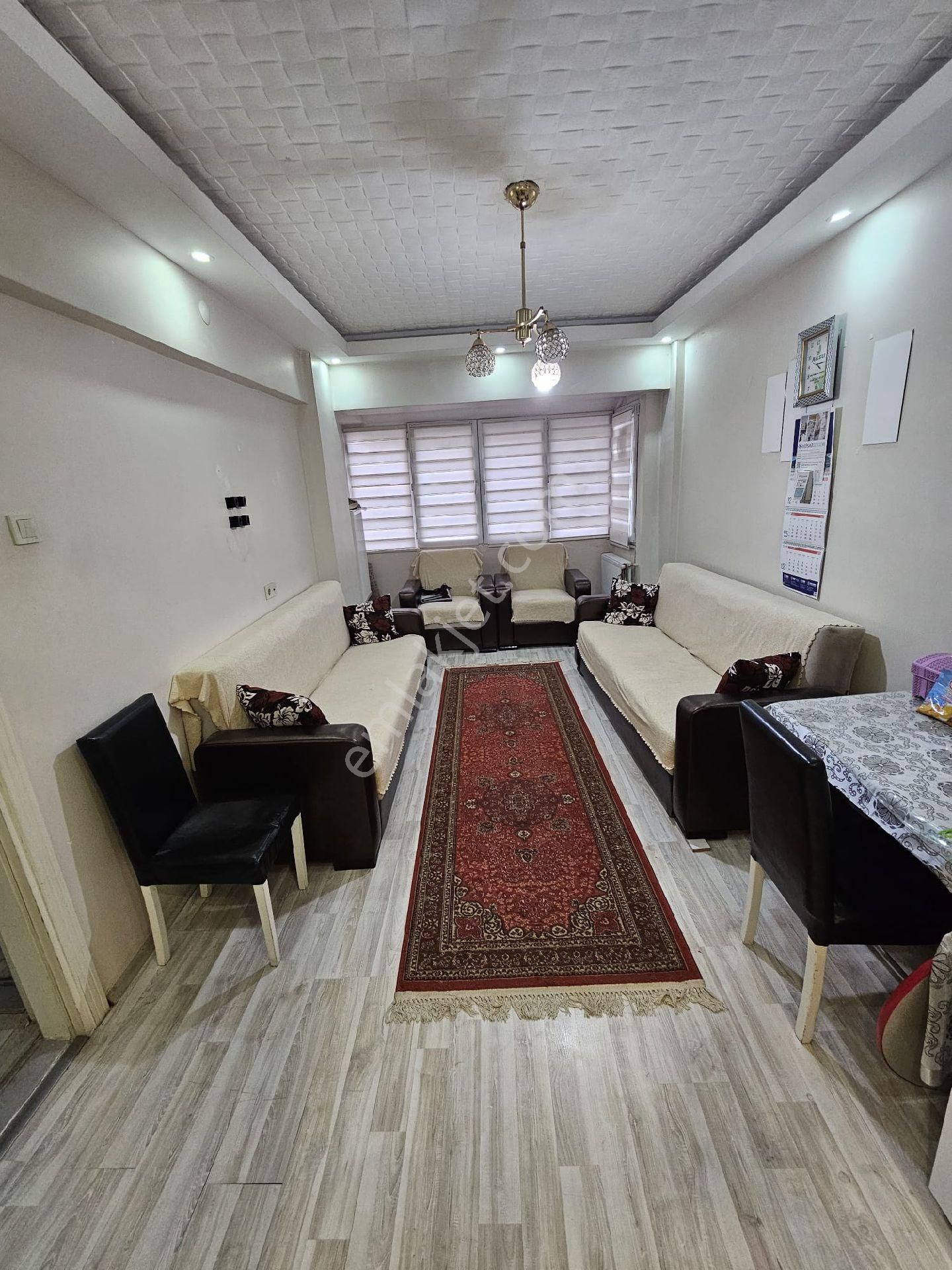 Sivas Yıldız Gayrimenkul'den Kepenek Cadde Çocuk Şube Karsısı 2+1 Satılık Daire !