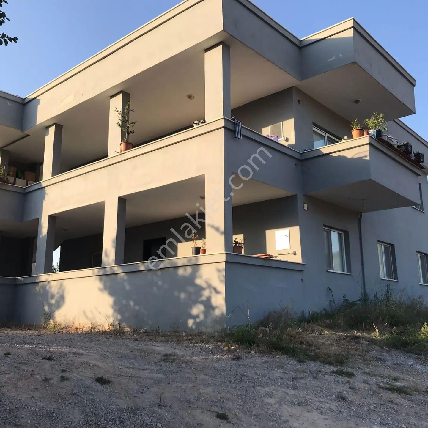Urla Kuşçular Kiralık 1+1 Aylık Veya Yıllık Kiraya Verilecektir