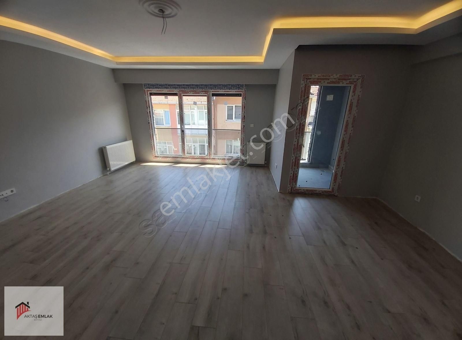 Aktaş'tan İcadiye'de Asansörlü 4+1 İskanlı Sıfır Dublex Daire