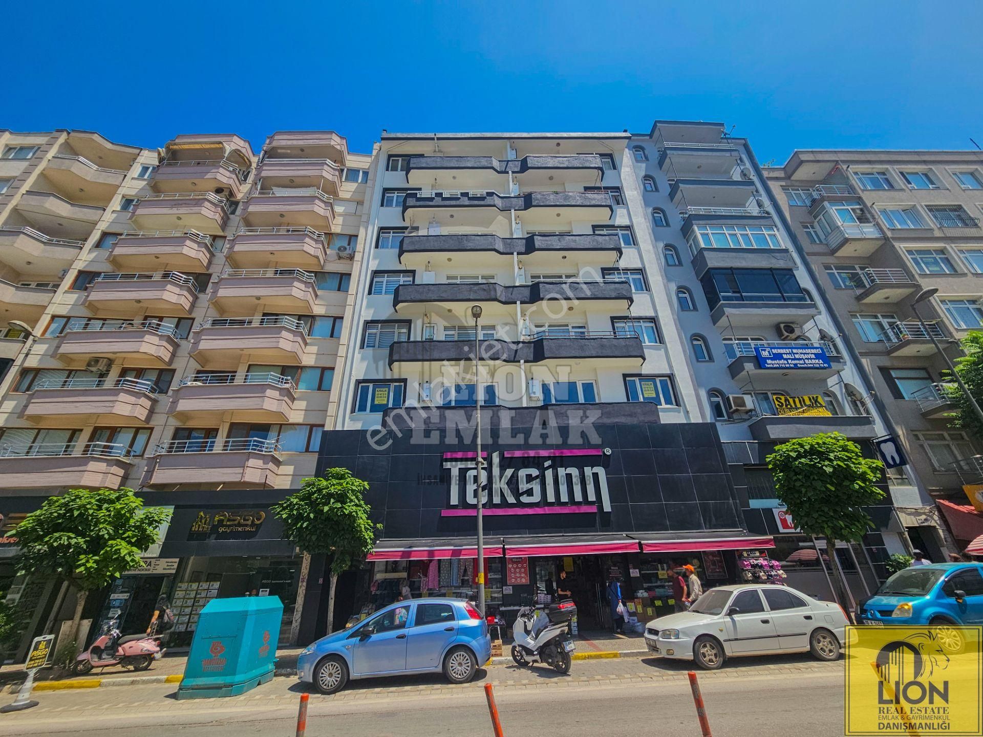 🟡⚫bandırma 17 Eylül Atatürk Caddesi Üstünde Merkezi Konumda Satılık Asansörlü Masrafsız Daire⚫🟡