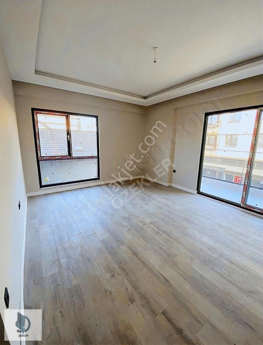 Yalova Çiftlikköy M.akif'te Yeni Bina Arakat 3+1 Satılık Daire