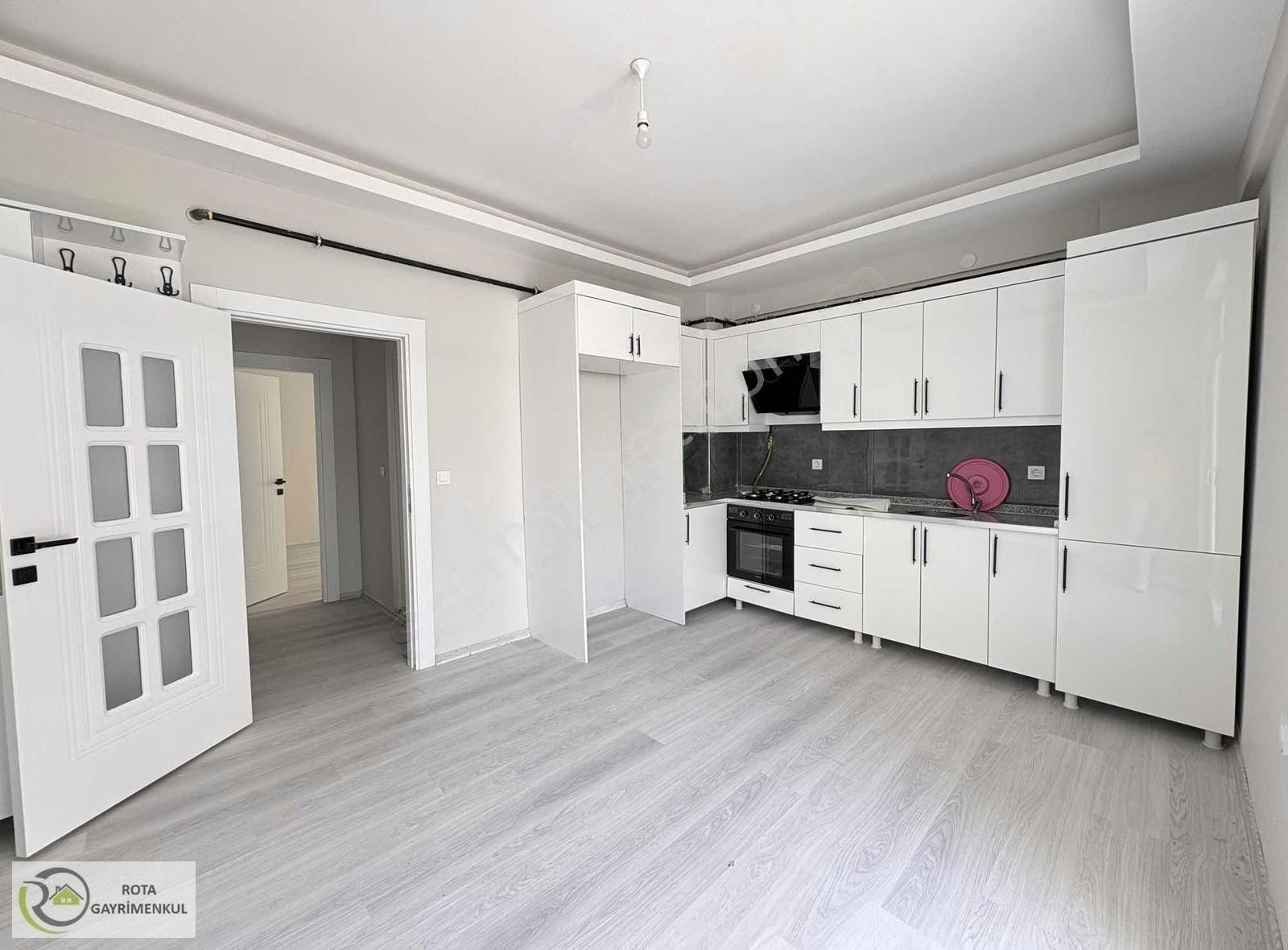 Rota Gayrimenkul'den Dadaşkent'de 1+1 Kiralık Sıfır Daire