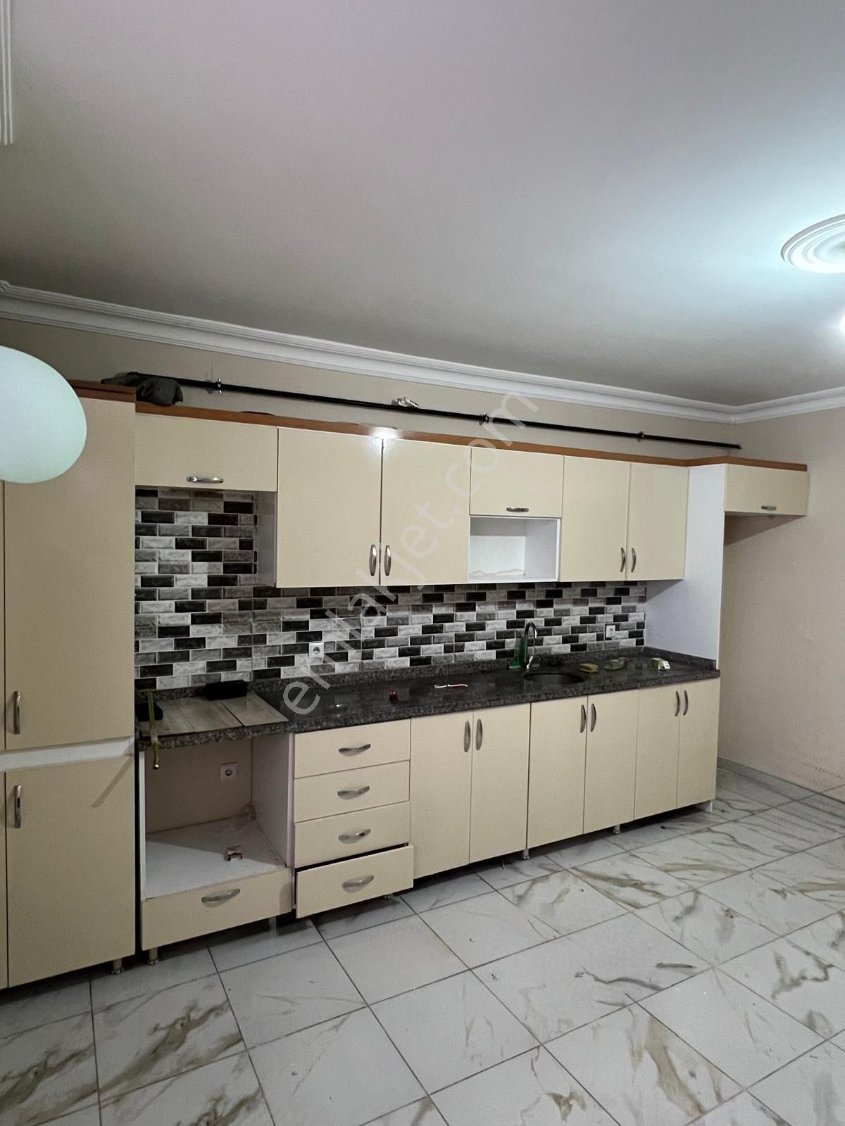 2+1 Kıptaşa Bakıyor Bbahcekati Iskanlı