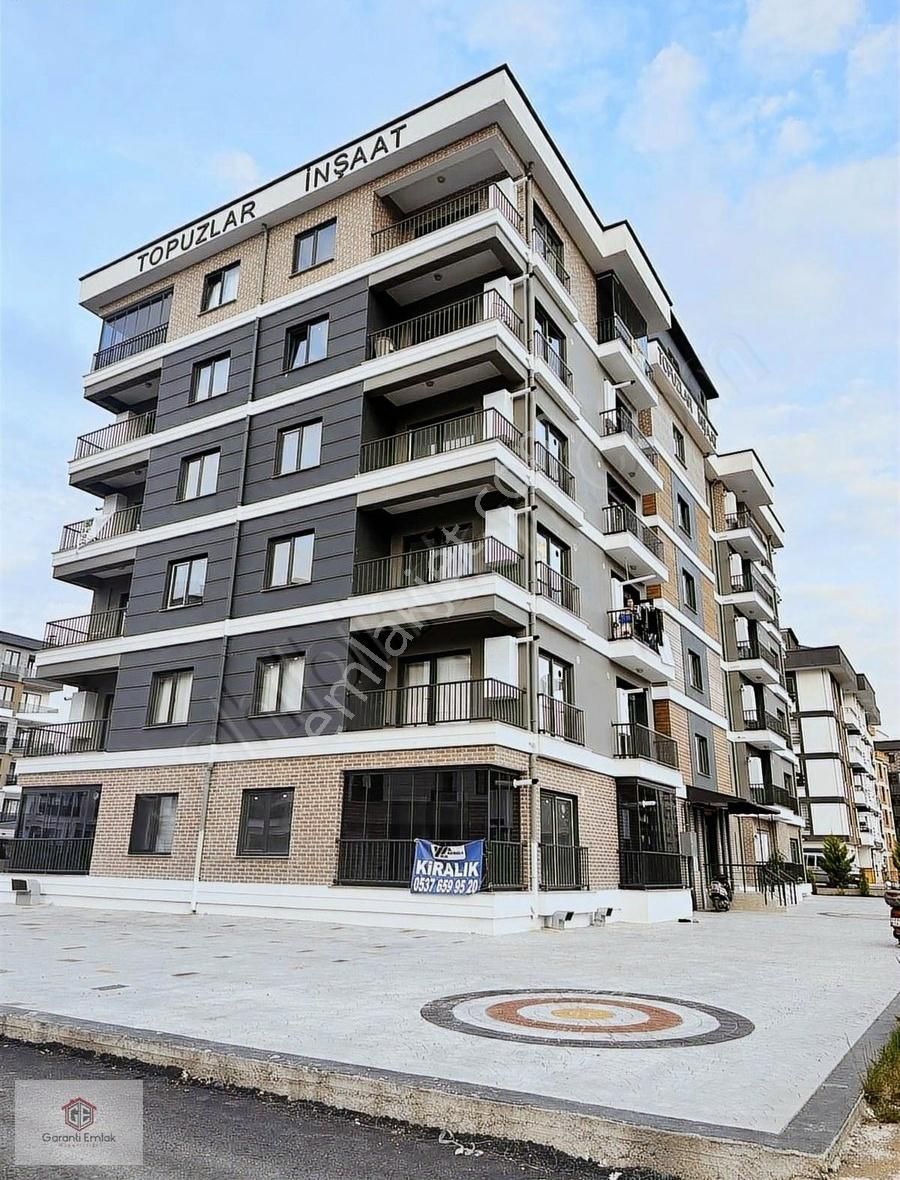 Cumhuriyet'de Full Eşyalı Kiralık Sıfır Daire