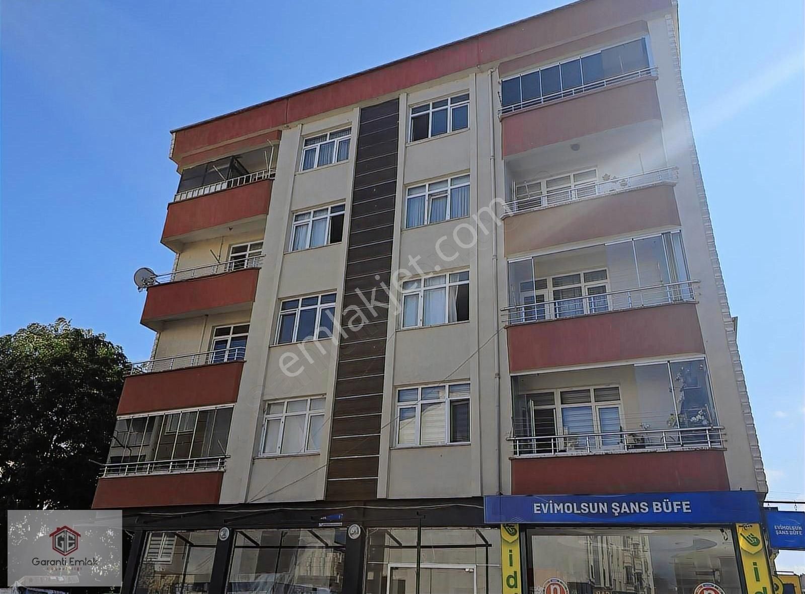 Karşıyaka Merkezinde 200 M2 Dubleks Daire Acil Satılık Ön Cephe