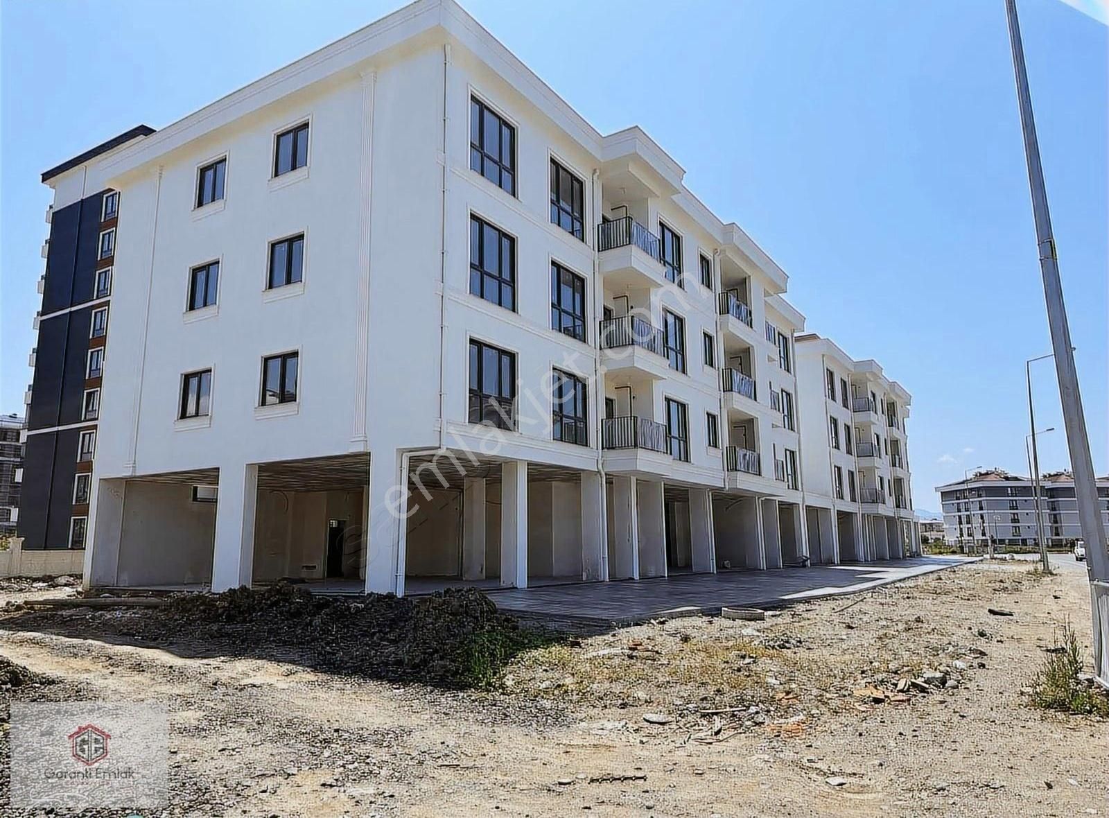 Cumhuriyet Mah. 2+1 70m2 Satılık Site Dairesi