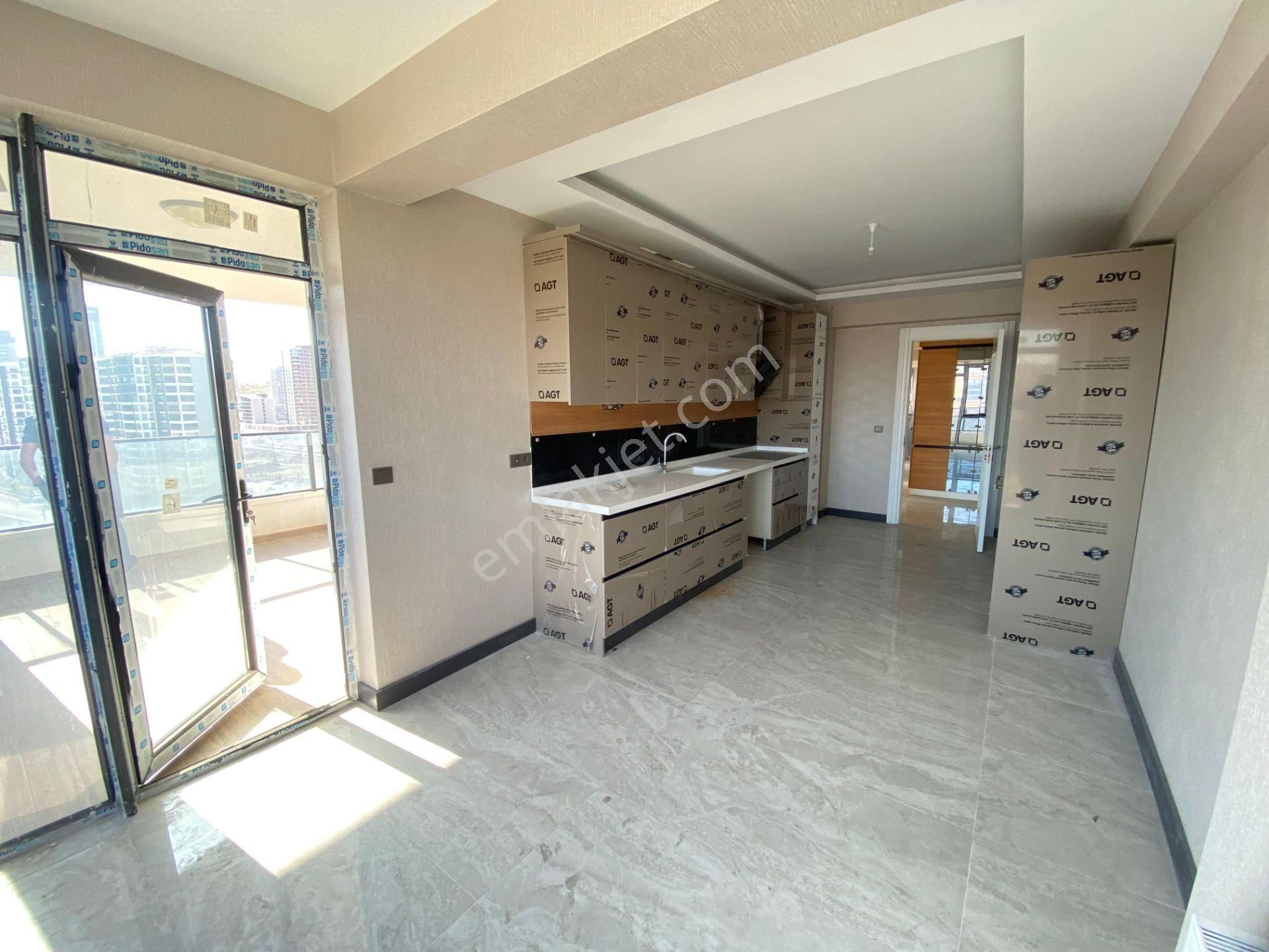 Ovacığın Kalbinde Çift Teras Balkonlu G-b Cephe 4+1 Site Dairesi