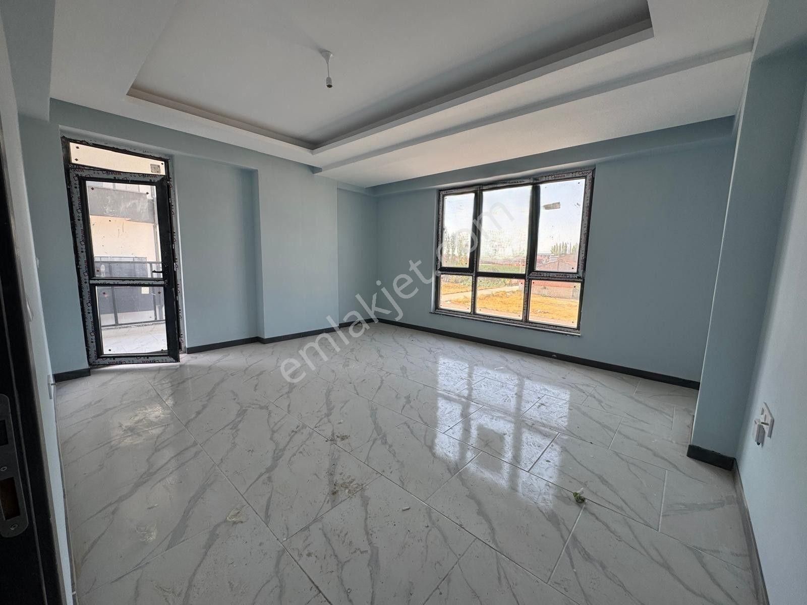 Yeşiltepede Ayrık Nizam Ara Kat Çift Balkon 2+1 Sıfır Daire Ro17