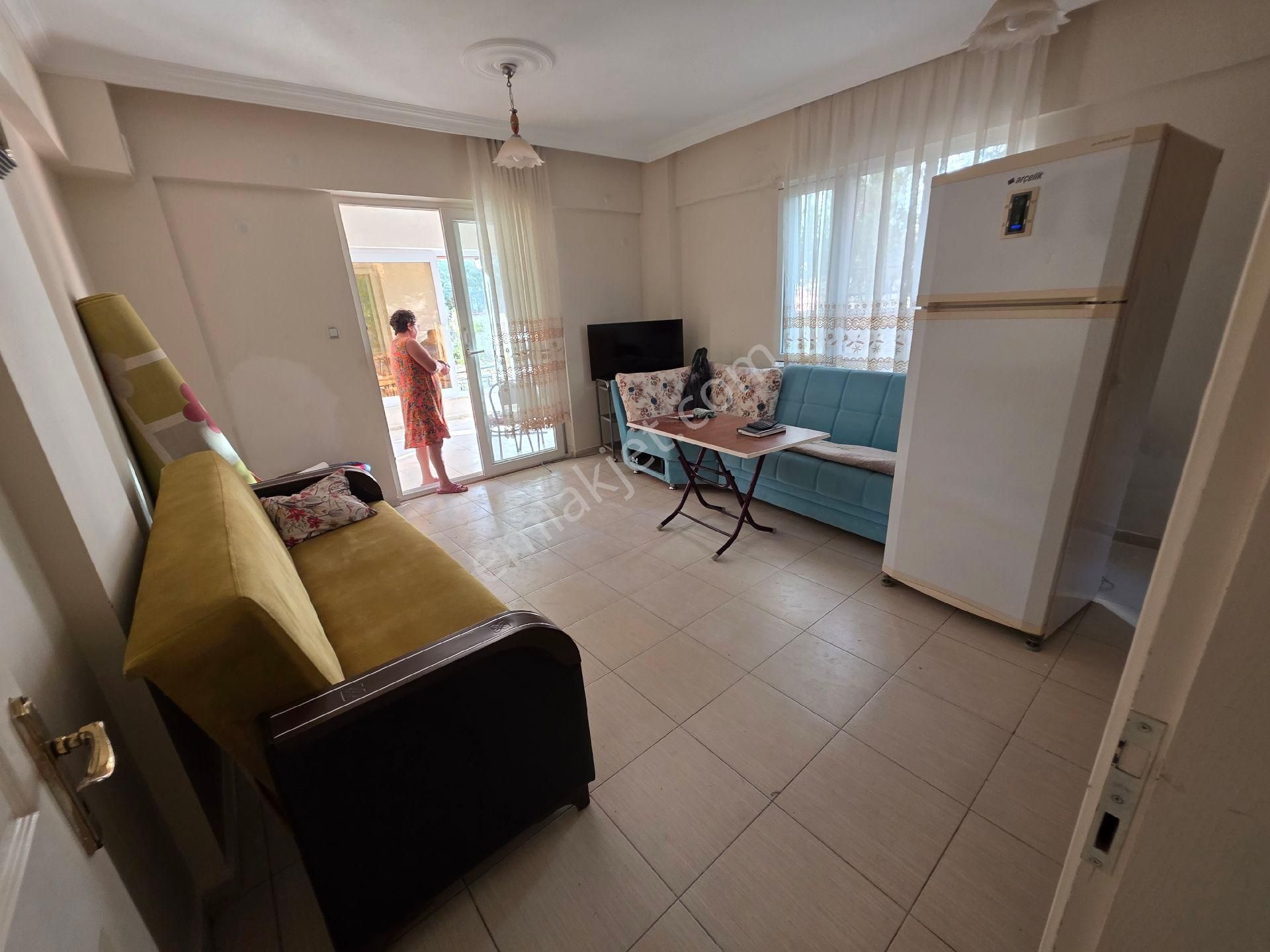 Didim Akbük Merkezde Geniş Bahçe Katı Daire