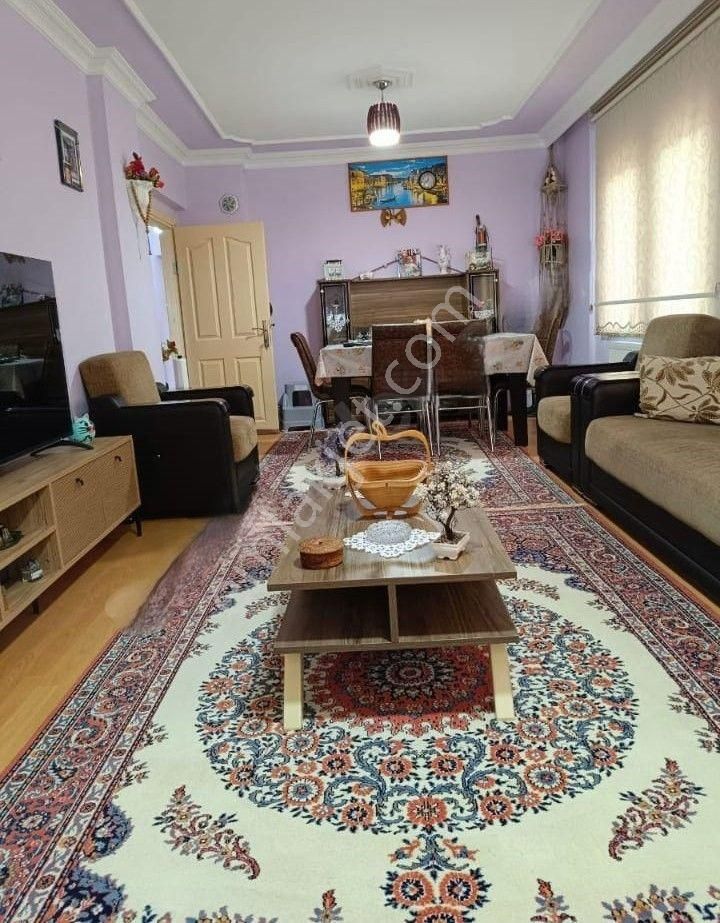 Gemlik Eşref Dinçer'de 3+1 Asansörlü 3 Balkonlu Full Satılık Daire