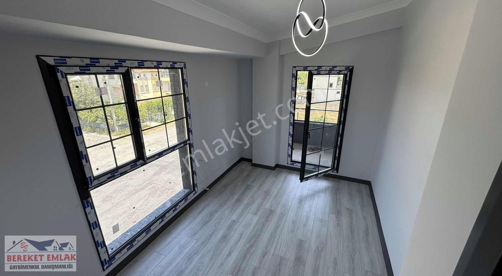 Bereket Emlaktan Cadde Cepheli Lüx Villa - Görsel 17