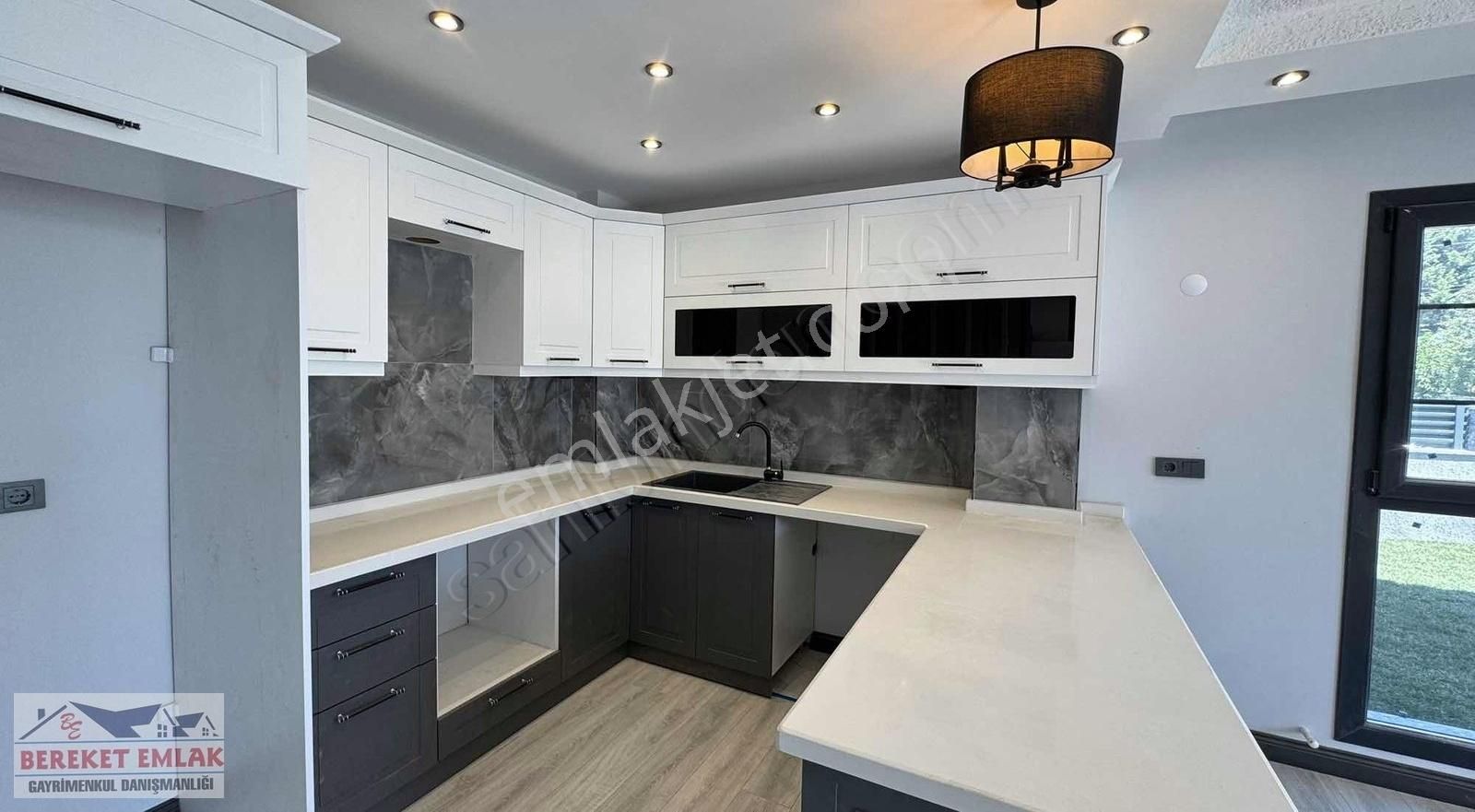 Bereket Emlaktan Cadde Cepheli Lüx Villa - Görsel 7