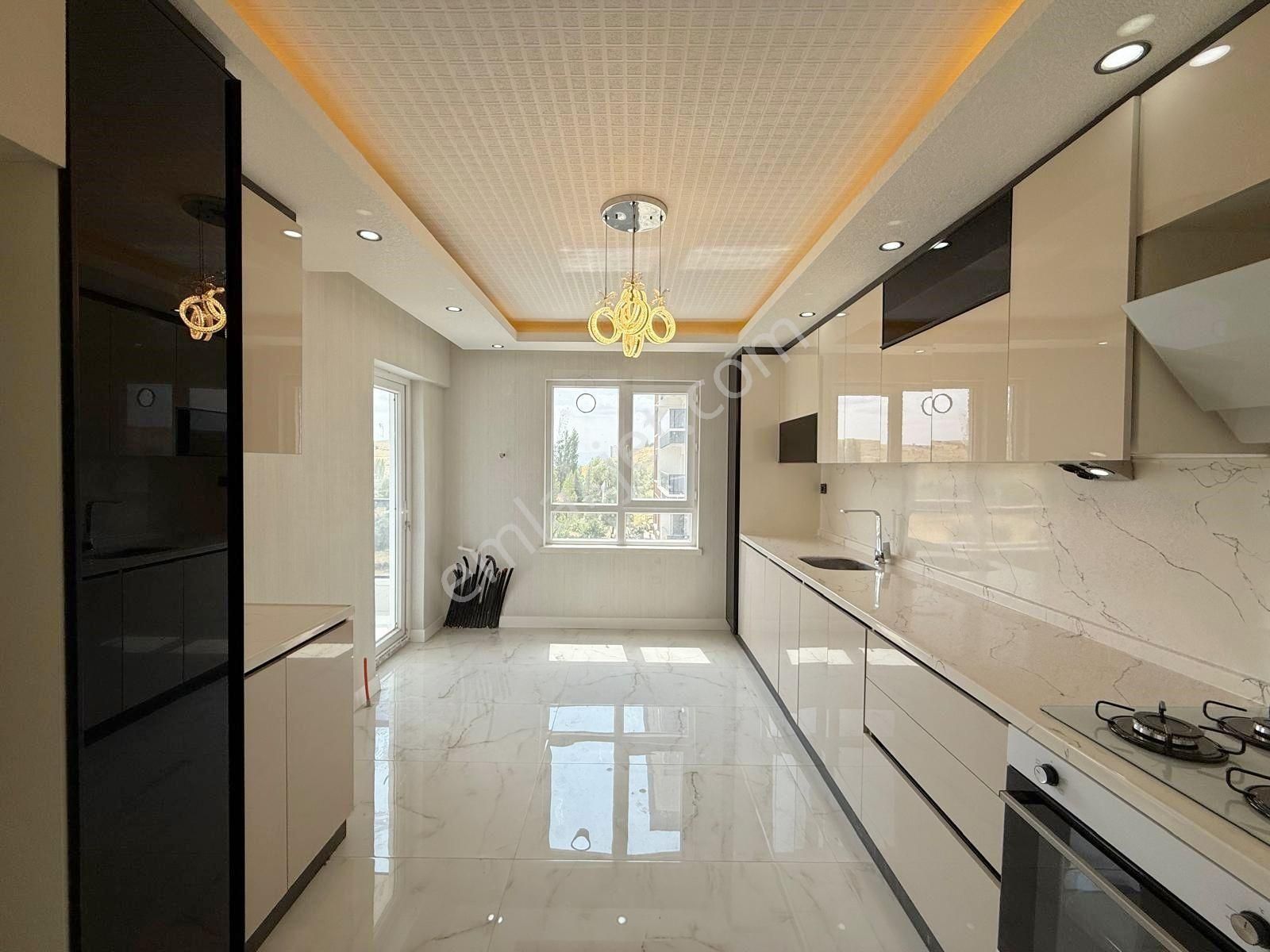 Öz.maşallah'dan Keciörende Çift Banyo Geniş Ve Ferah Sıfır 3+1 - Görsel 13