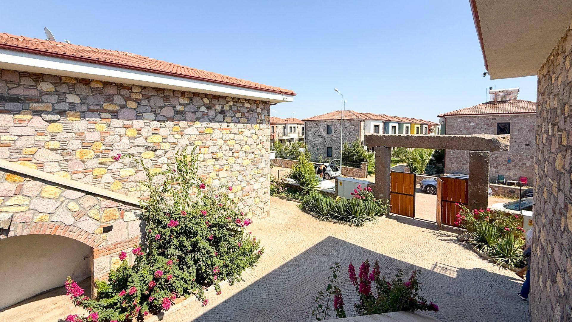 Küçükköyde Satılık, Taş Mimarili Han İçinde,havuzlu 1+1 Daire - Görsel 20