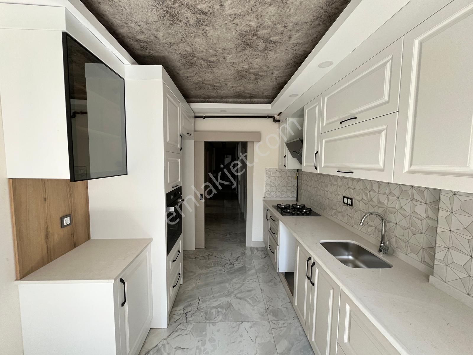 Akıllı Ev Sistemli, Yerden Isıtmalı, Ebeveyn Banyolu 3+1 Arakat
