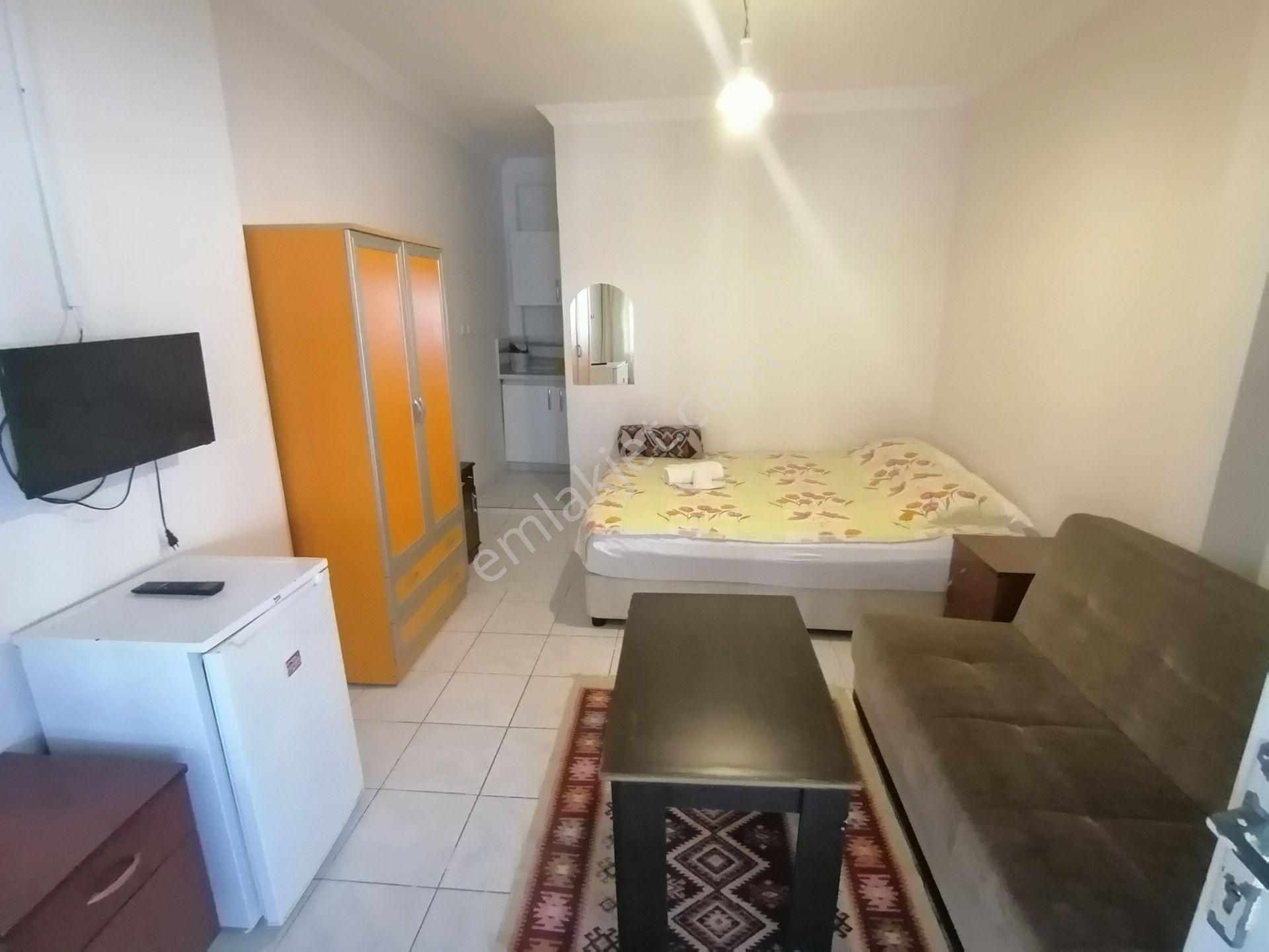 Çınarcık Merkezde,sahile 20m,apart Otelde,günlük Kiralık Odalar