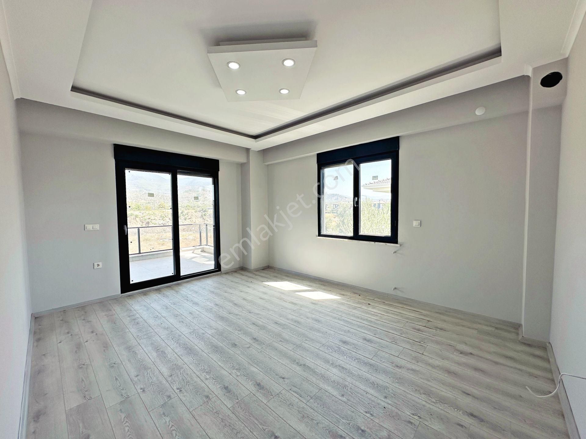 Ayanoğlundan Güre'de Denize Yakın Konumda Site İçi Bahçe Kullanımlı 2+1 Satılık Daire