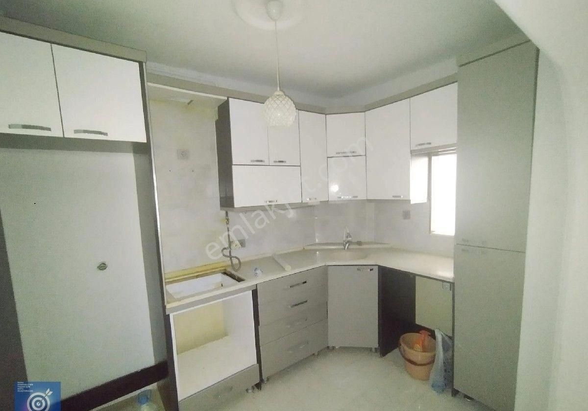 Sezgin Aslan'dan Bahçelievler Mah. De 1.kat Asansörlü Satılık Daire
